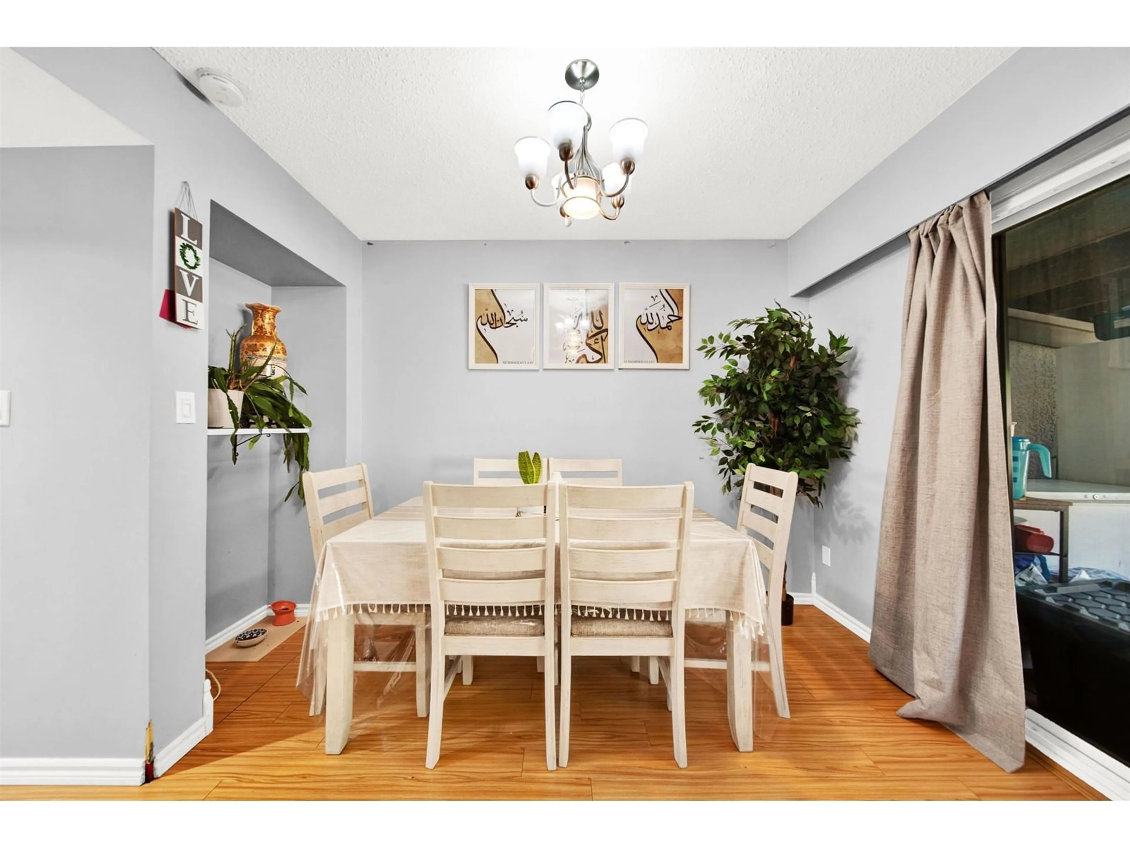 Dining room, wood/laminate floor for 59 - 5211 204, Langley British Columbia V3A5X1