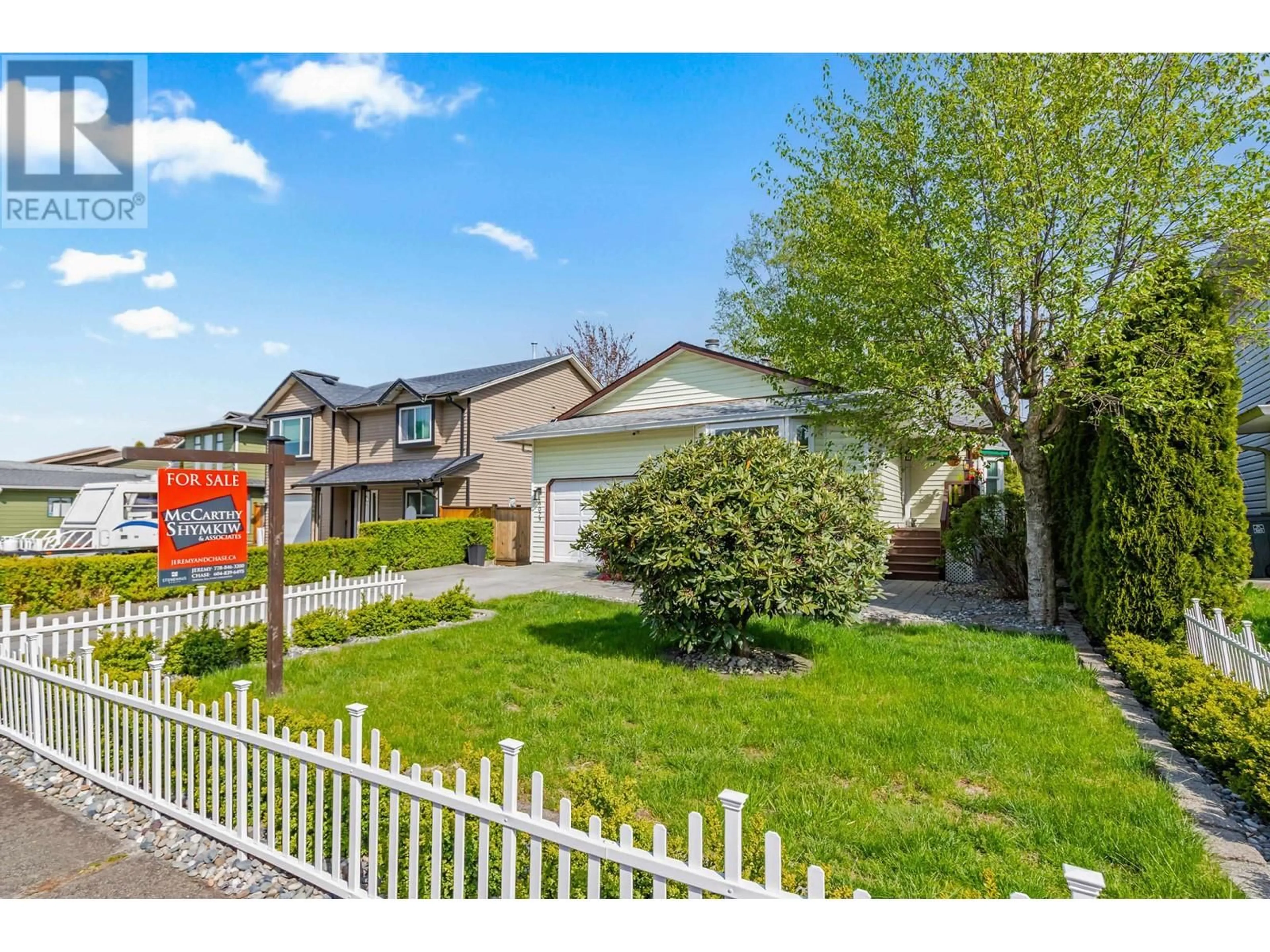 A pic from outside/outdoor area/front of a property/back of a property/a pic from drone, street for 19073 117A AVENUE, Pitt Meadows British Columbia V3Y1Y5