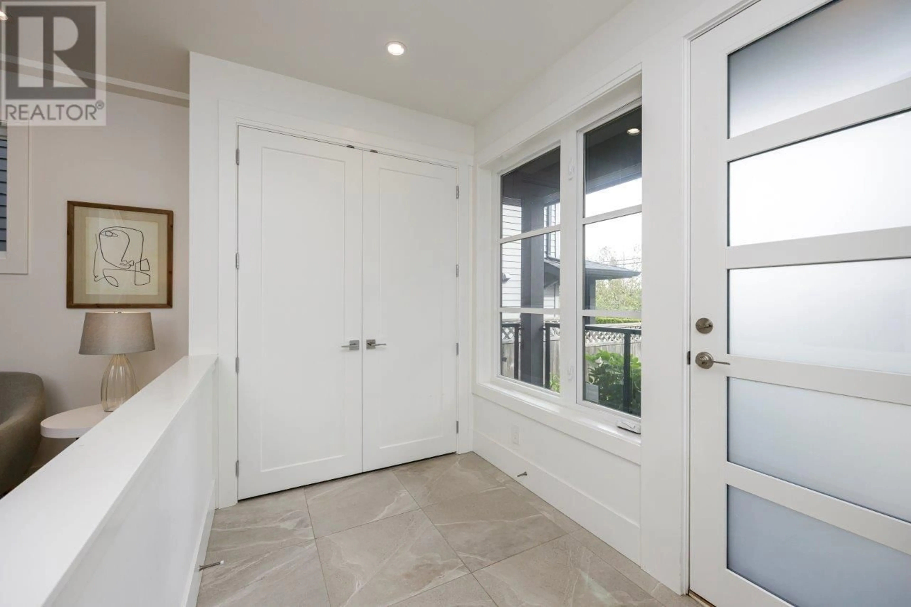 Indoor entryway for 1192 CROFT ROAD, North Vancouver British Columbia V7K1K1