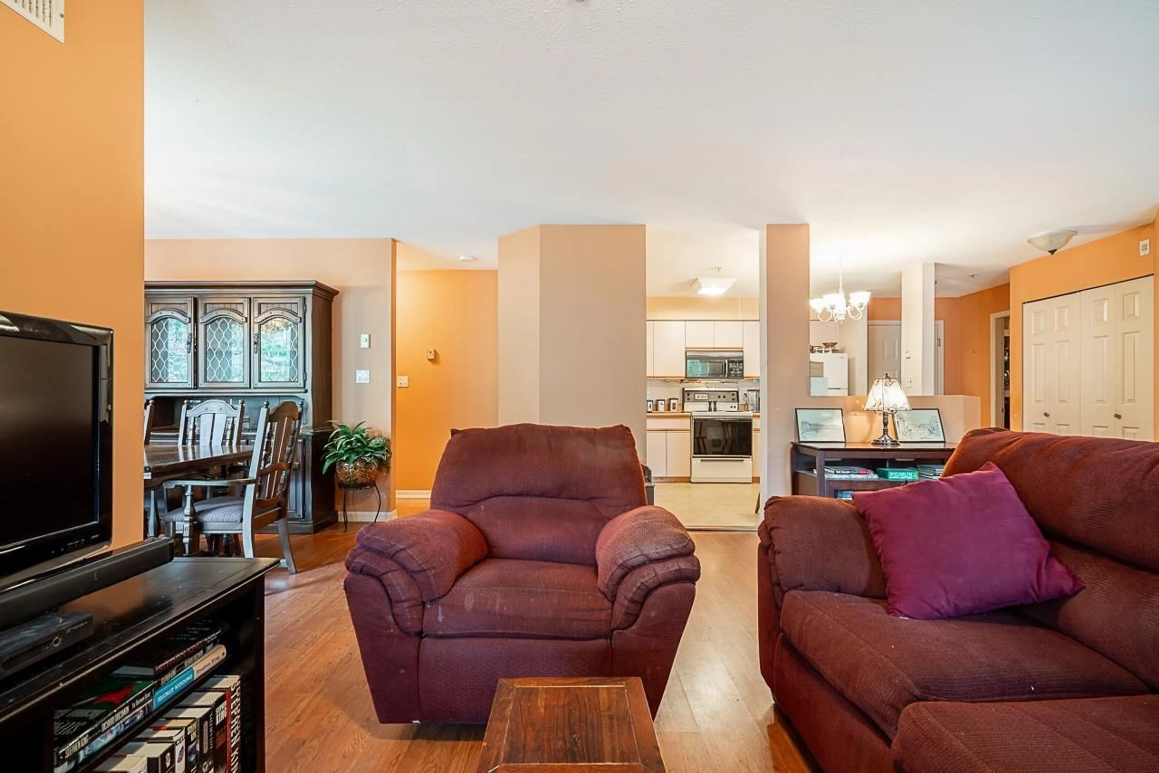 Living room with furniture, unknown for 209 - 20140 56, Langley British Columbia V3A3Y4