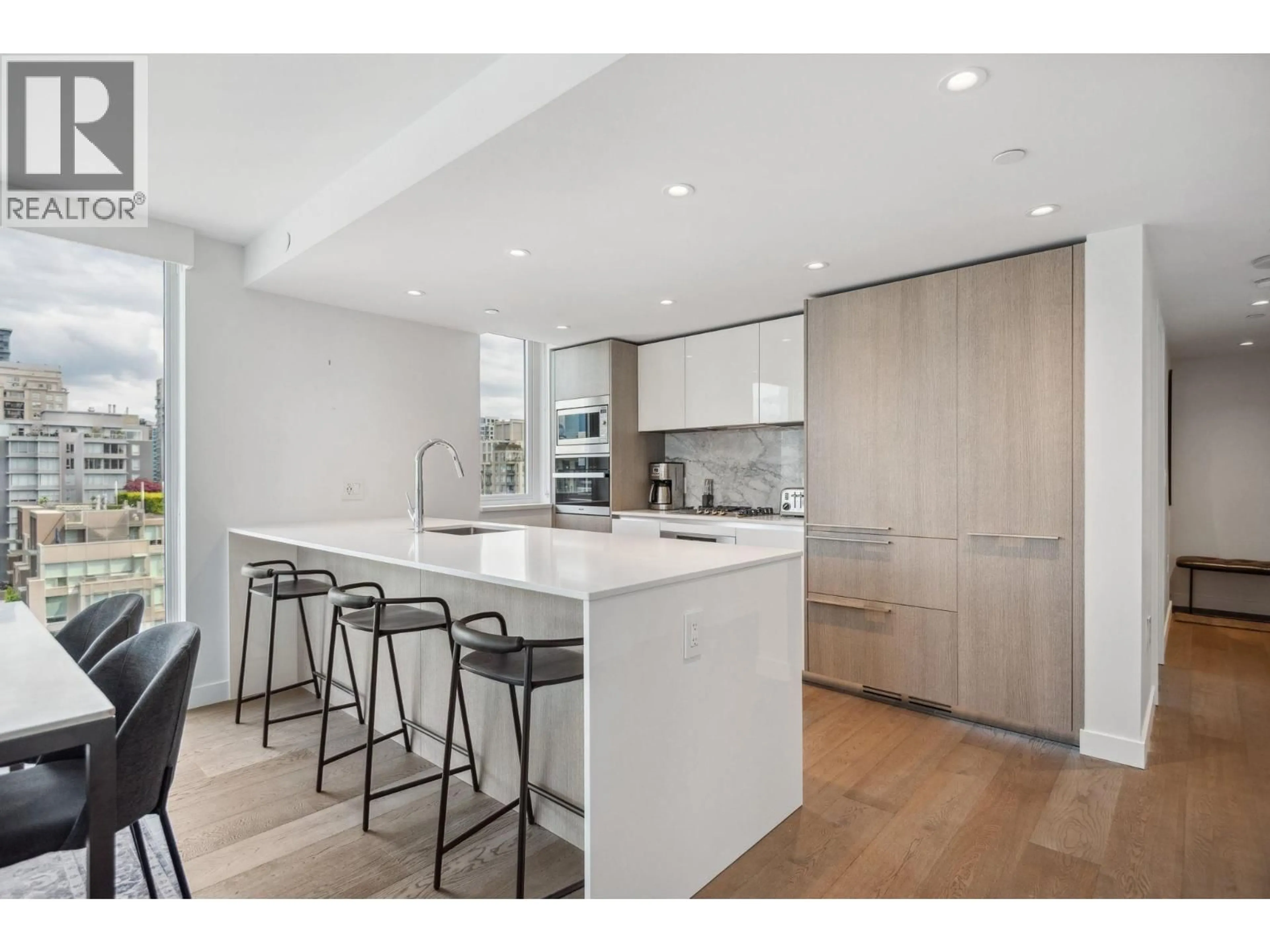 Open concept kitchen, unknown for 2002 - 1111 RICHARDS STREET, Vancouver British Columbia V6B0S3