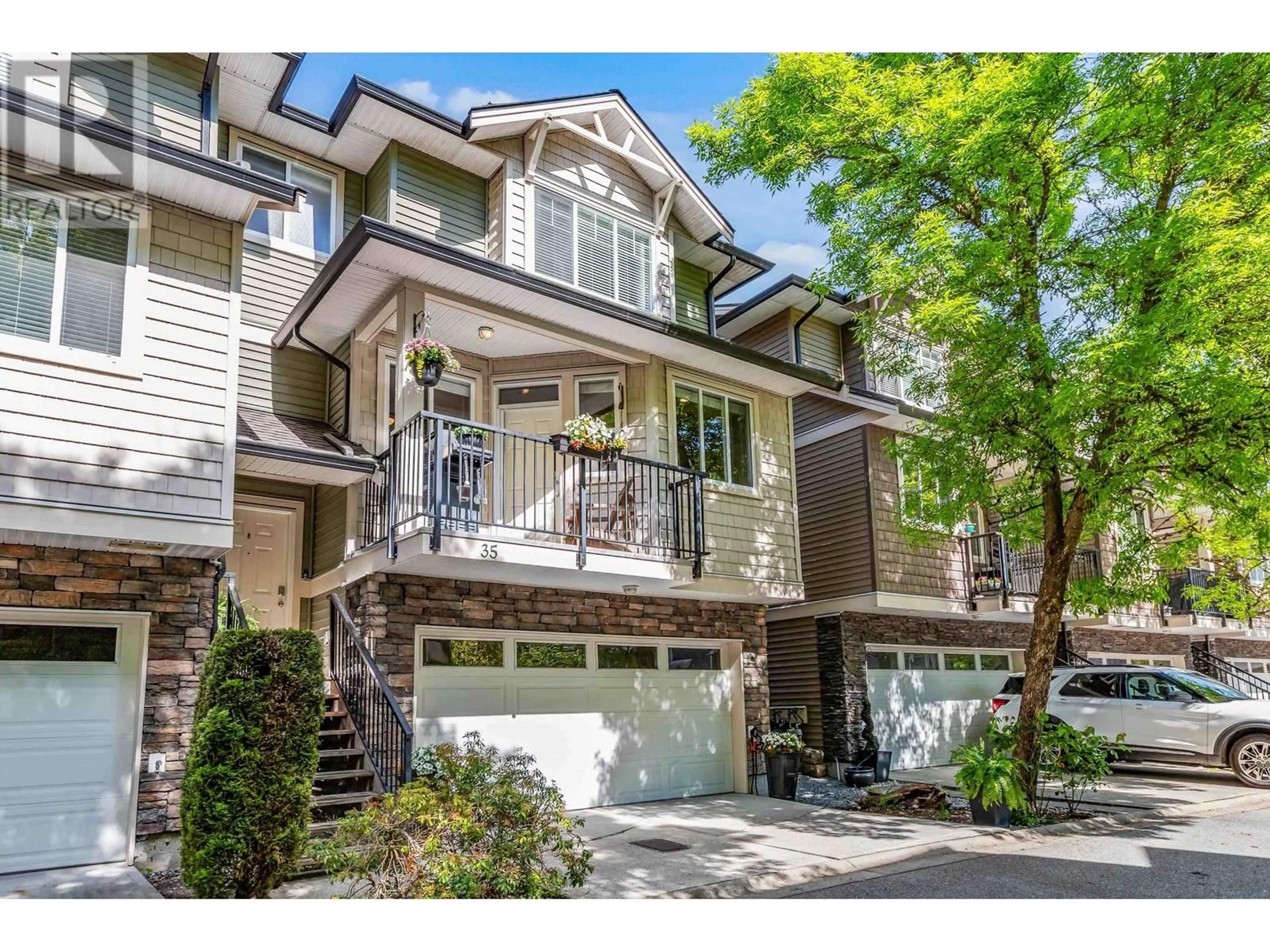 Home with vinyl exterior material, street for 35 - 11720 COTTONWOOD DRIVE, Maple Ridge British Columbia V2X0G7