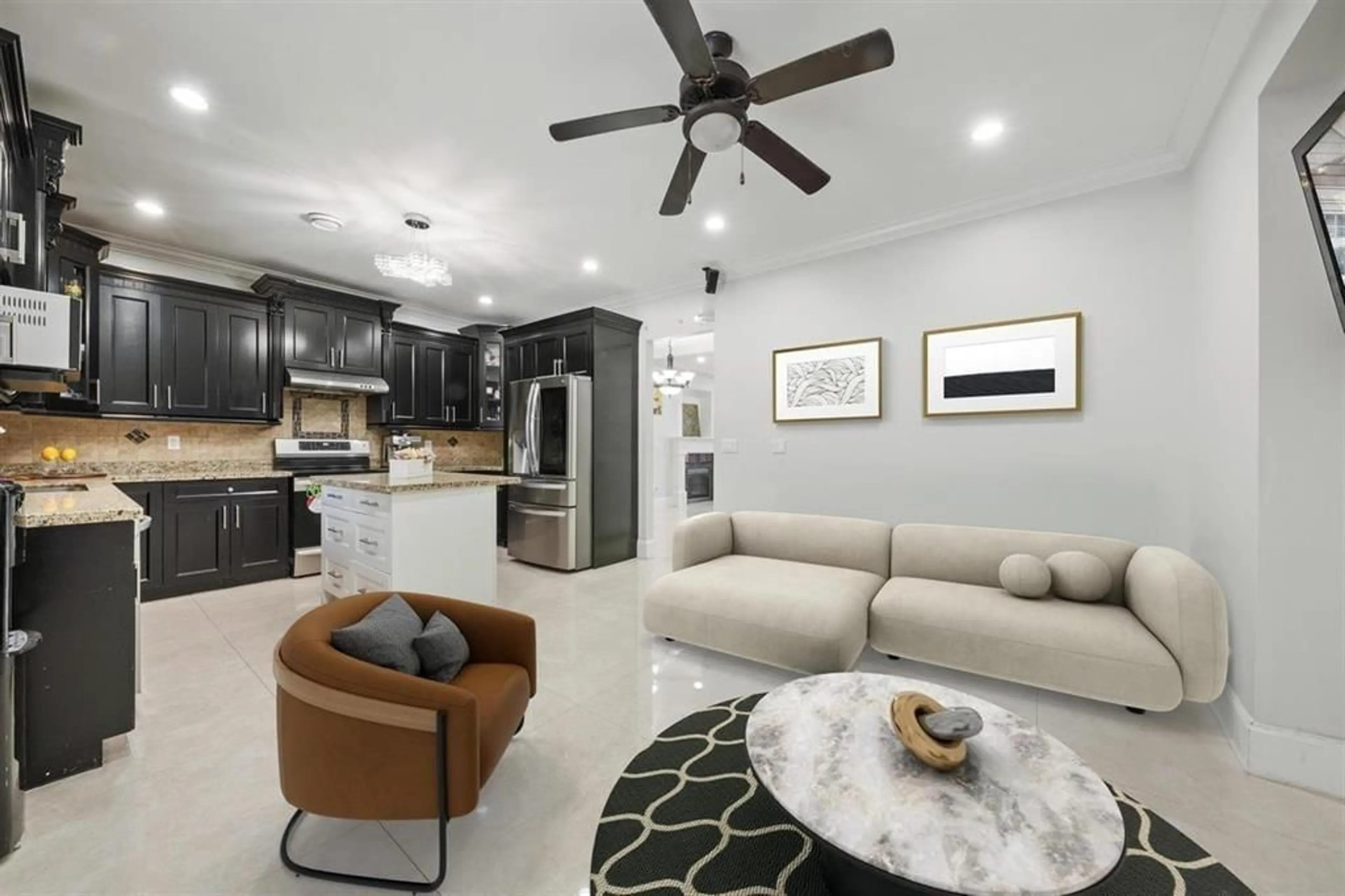 Open concept kitchen, ceramic/tile floor for 12852 60, Surrey British Columbia V3X0B9