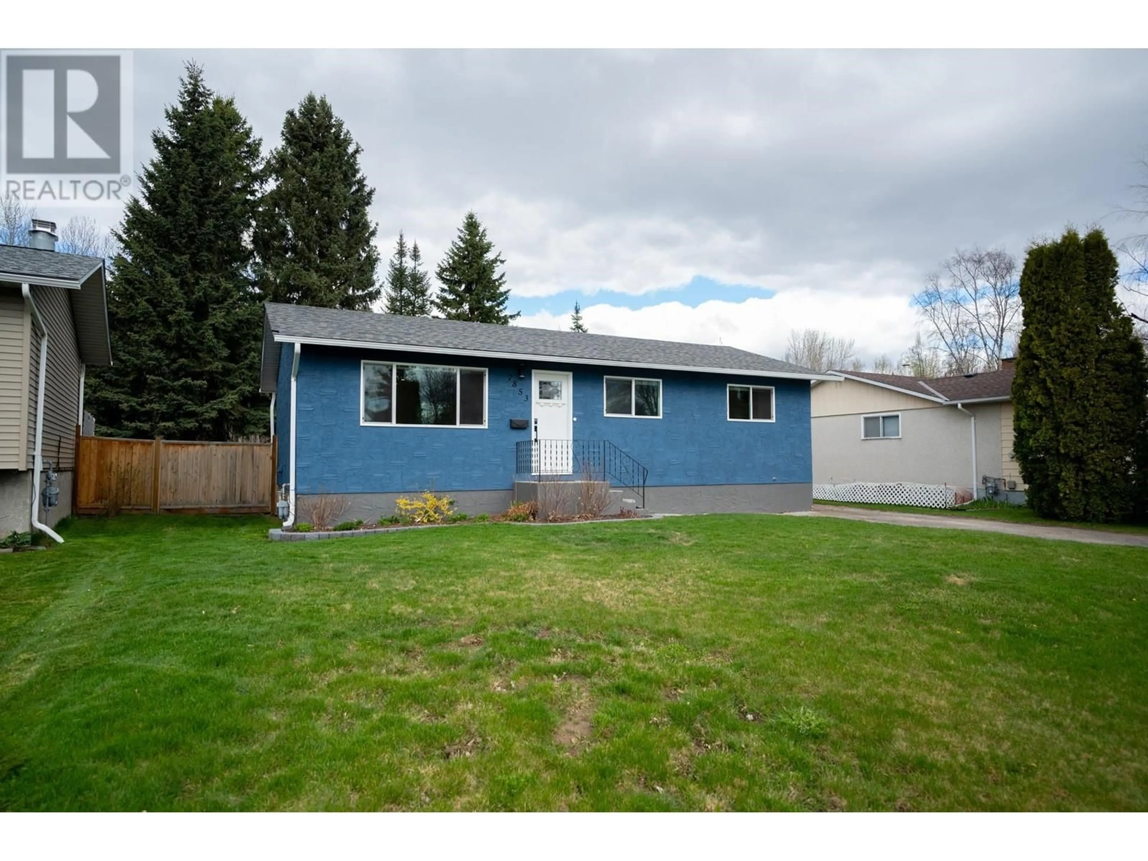 Home with vinyl exterior material, street for 7853 QUEENS CRESCENT, Prince George British Columbia V2N3H5