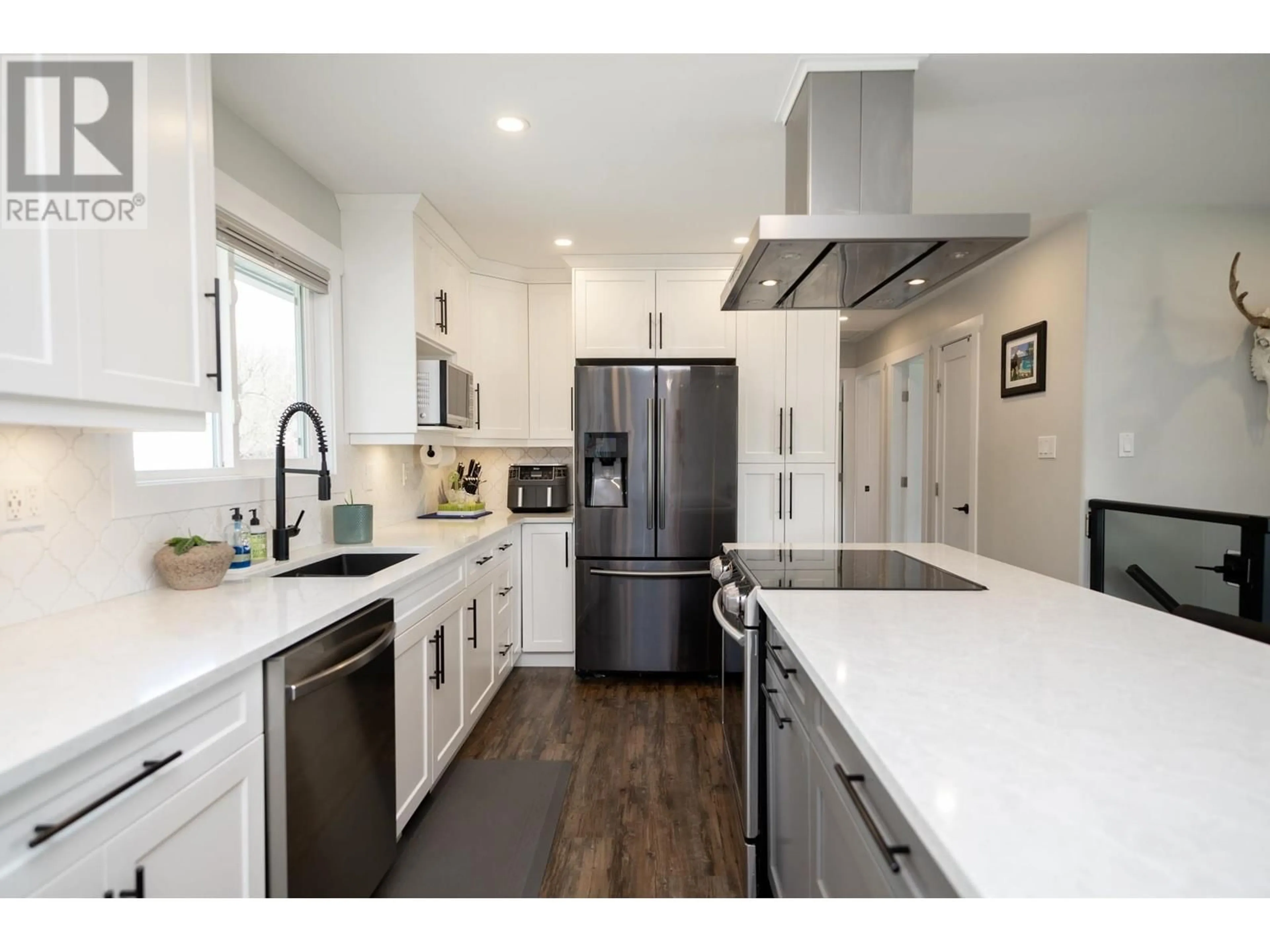 Open concept kitchen, unknown for 7853 QUEENS CRESCENT, Prince George British Columbia V2N3H5
