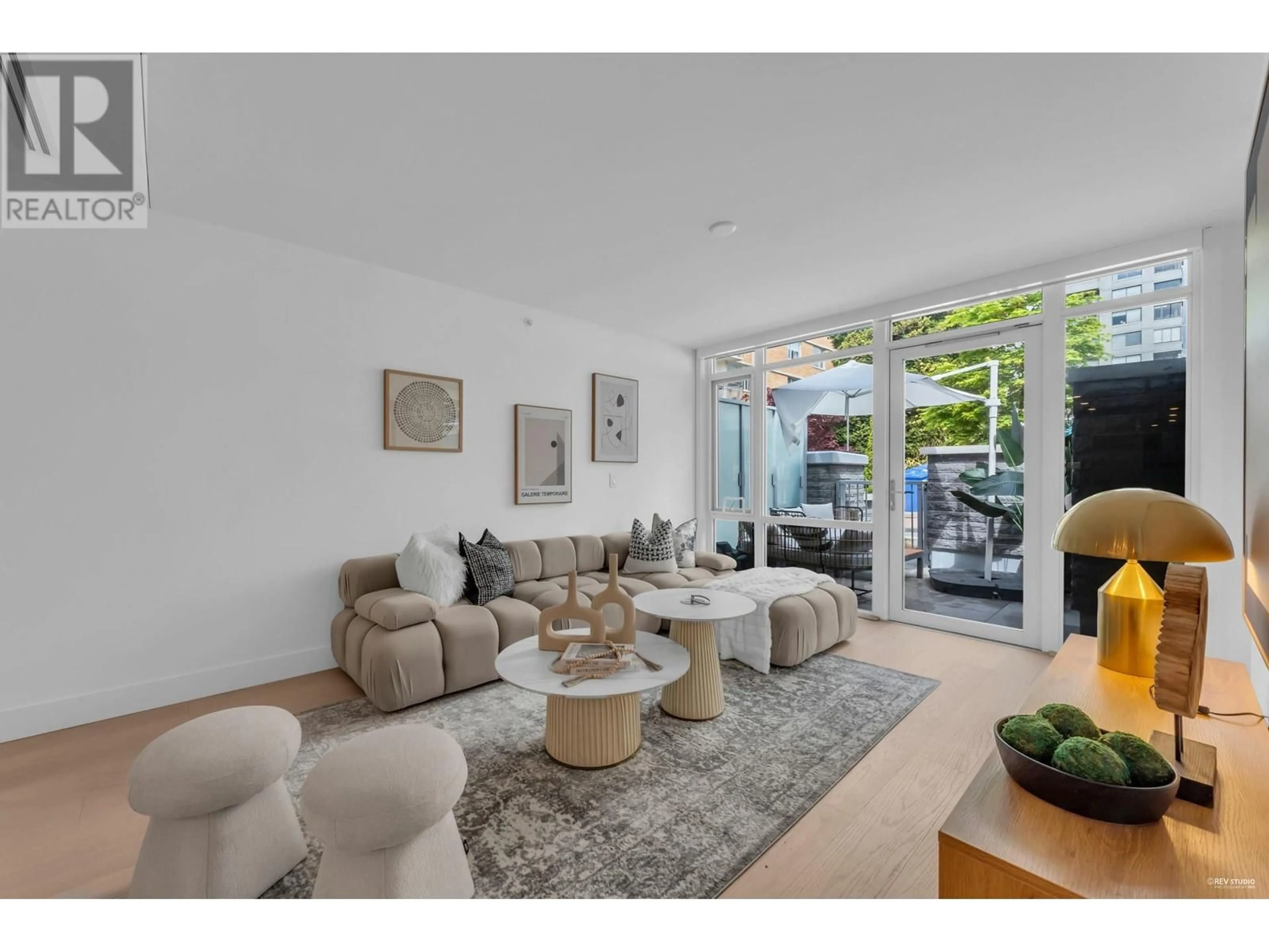 Living room with furniture, unknown for 204 - 1331 MARINE DRIVE, West Vancouver British Columbia V7T1B6