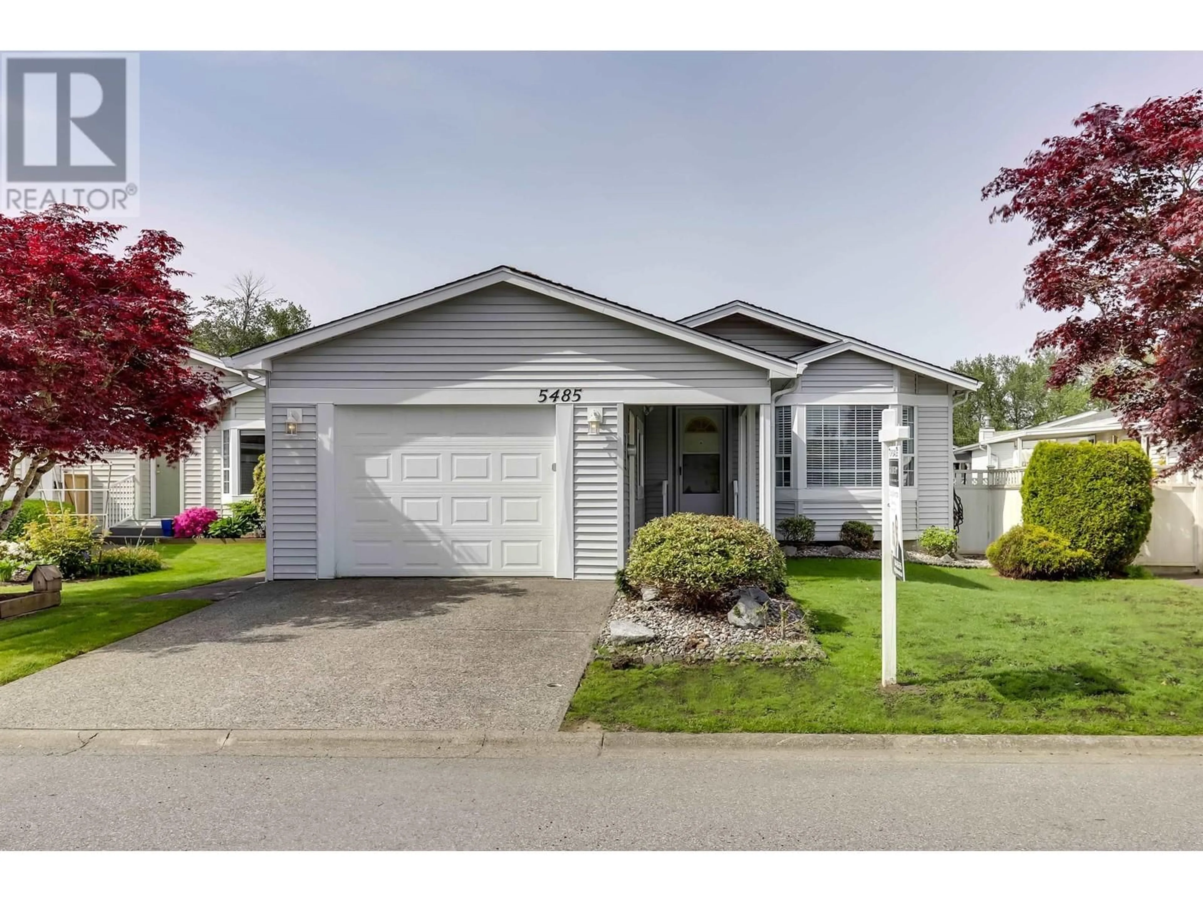 Home with vinyl exterior material, street for 5485 PENNANT BAY, Delta British Columbia V4K4R8