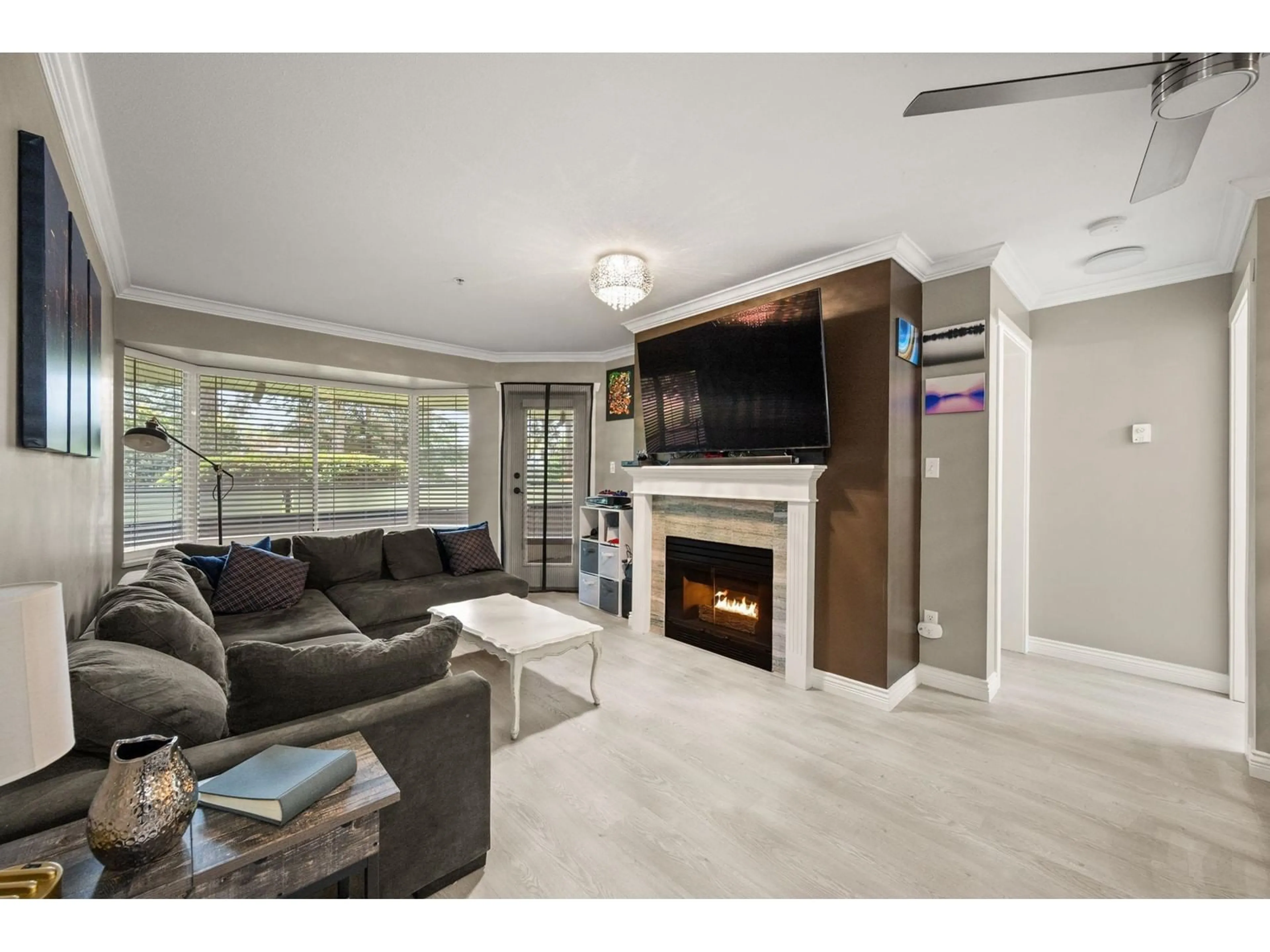 Living room with furniture, unknown for 110 - 2964 TRETHEWEY, Abbotsford British Columbia V2T6P4