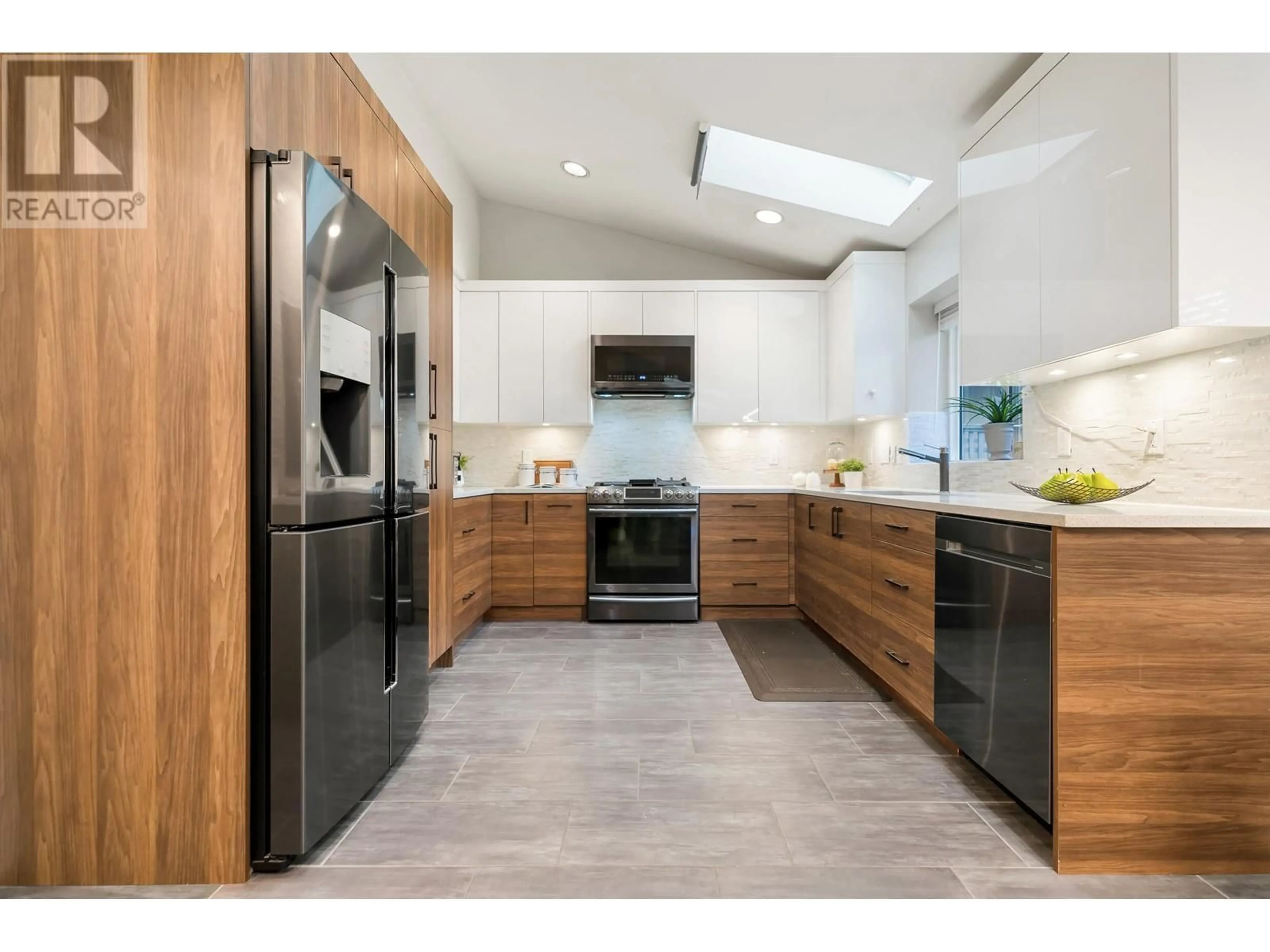 Contemporary kitchen, ceramic/tile floor for 4713 46A STREET, Delta British Columbia V4K5A4