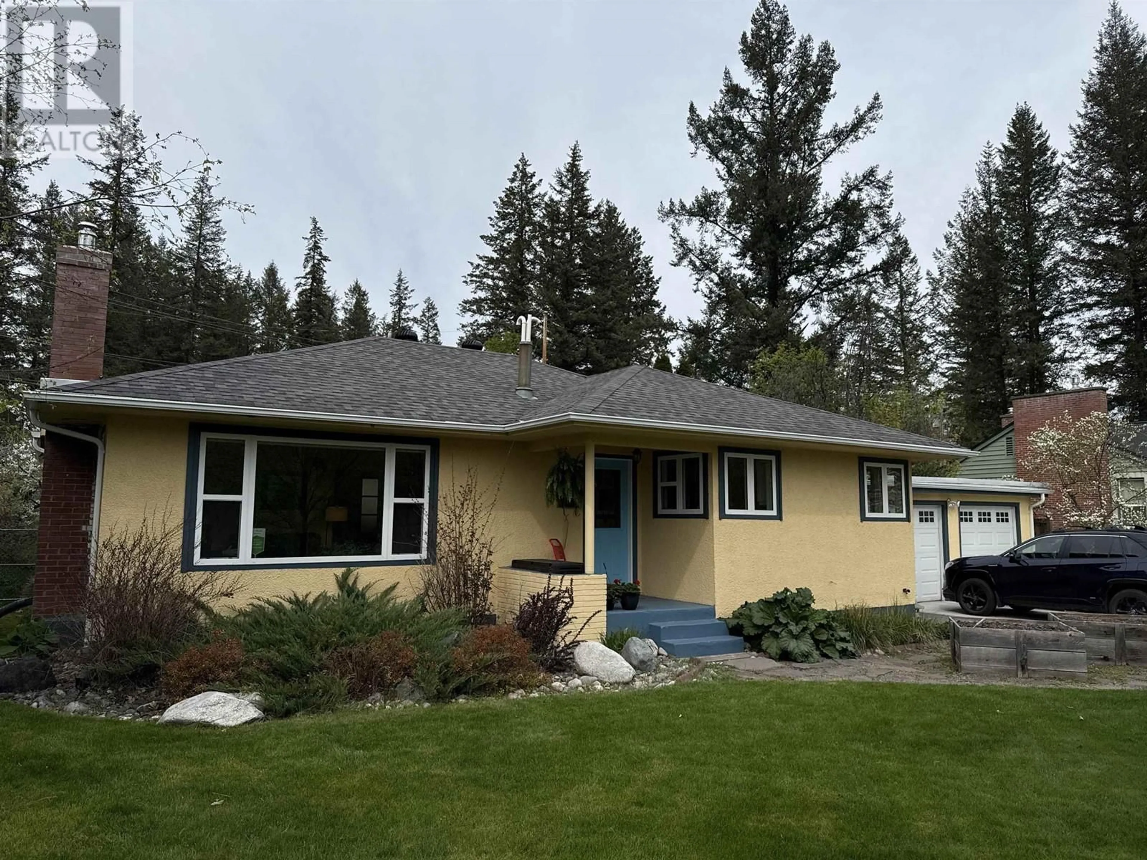 Home with vinyl exterior material, unknown for 817 MOFFAT AVENUE, Quesnel British Columbia V2J3A5