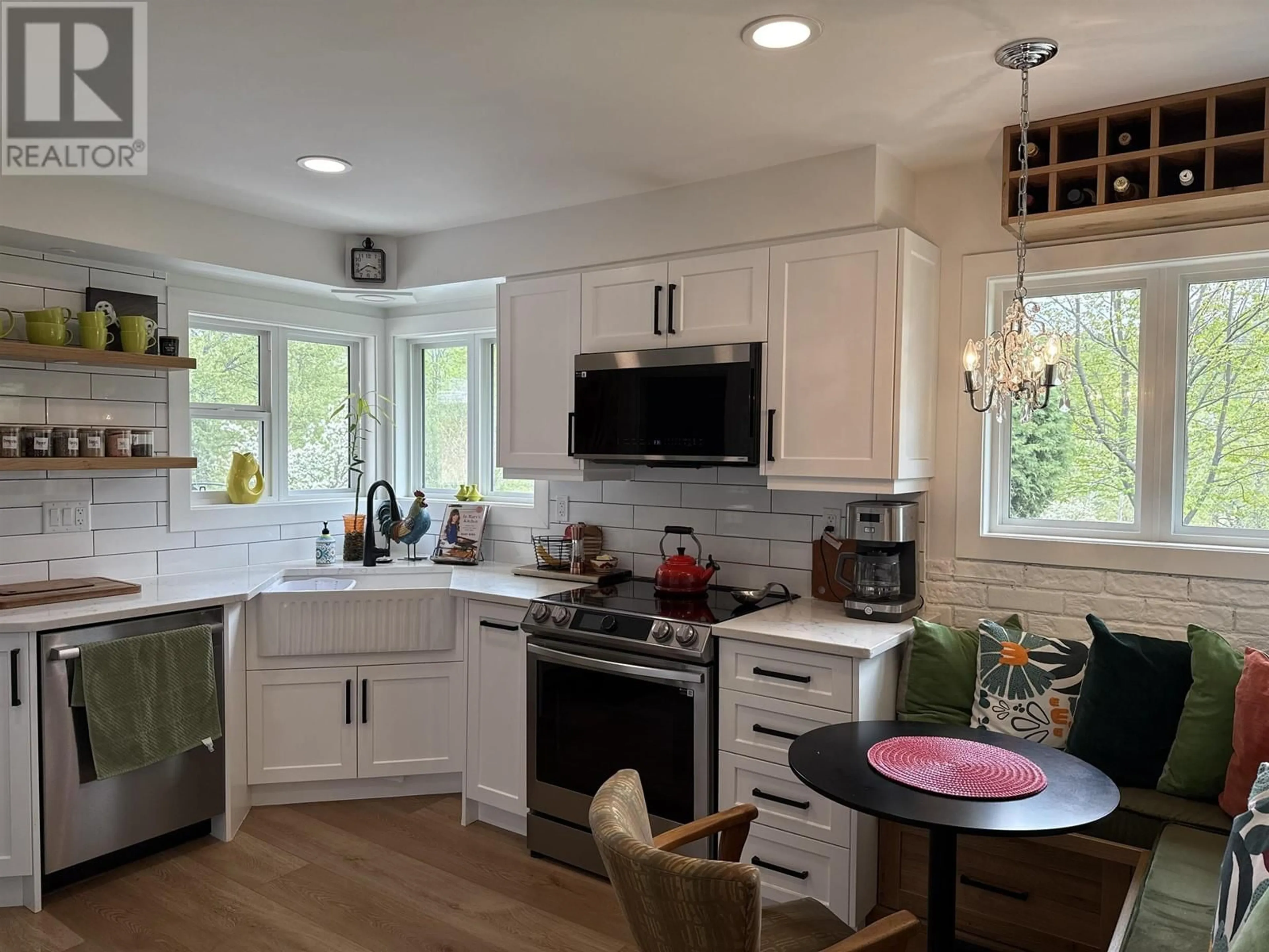 Open concept kitchen, unknown for 817 MOFFAT AVENUE, Quesnel British Columbia V2J3A5