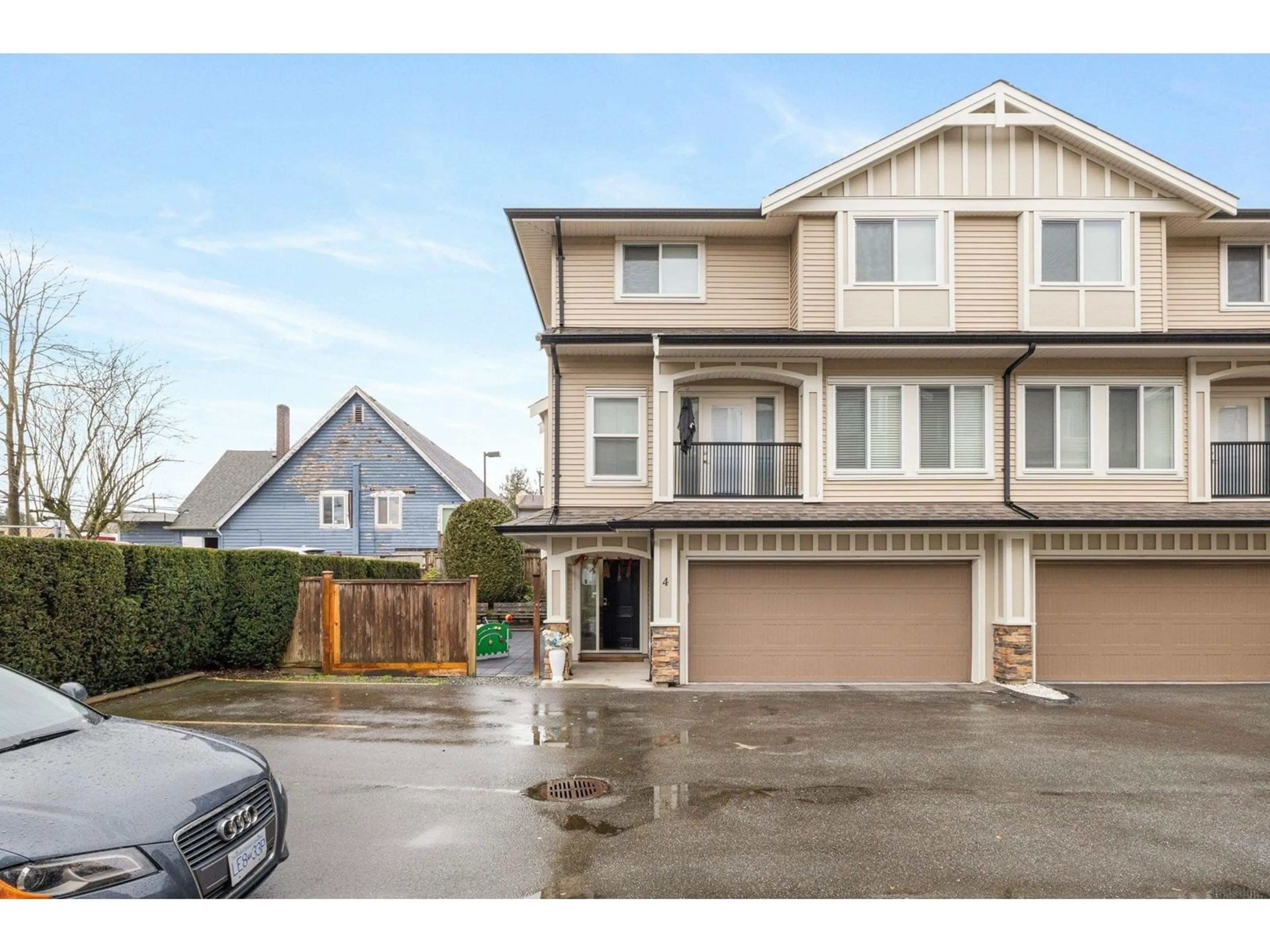 A pic from outside/outdoor area/front of a property/back of a property/a pic from drone, street for 4 - 27234 30, Langley British Columbia V4W3J6