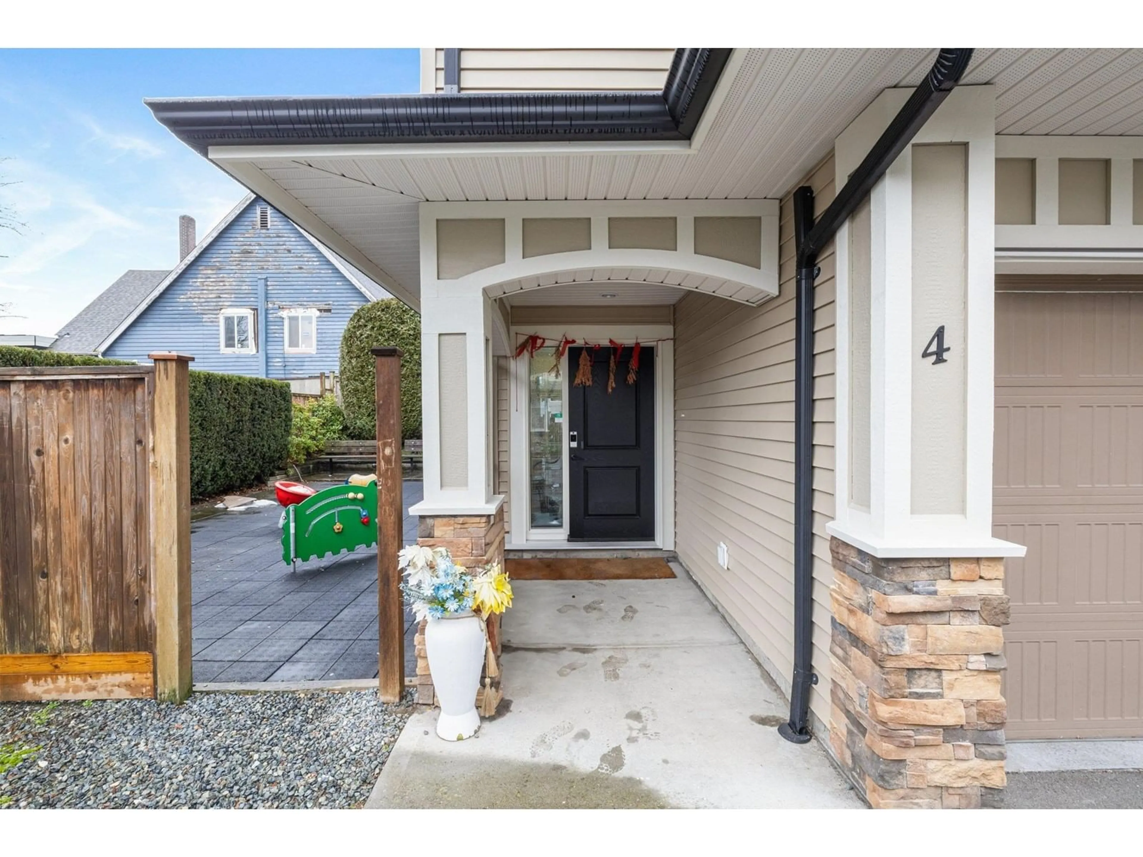 Unknown for 4 - 27234 30, Langley British Columbia V4W3J6