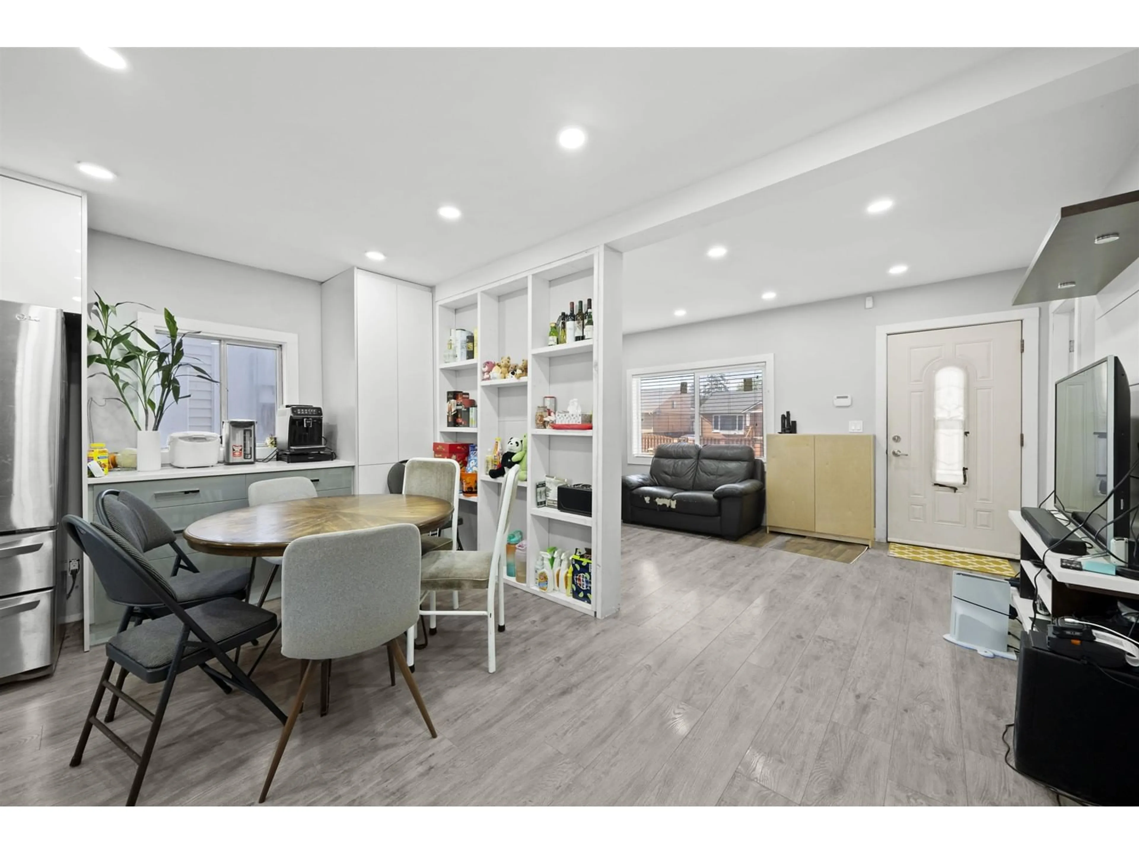 Open concept kitchen, unknown for 12768 114A, Surrey British Columbia V3V3P4
