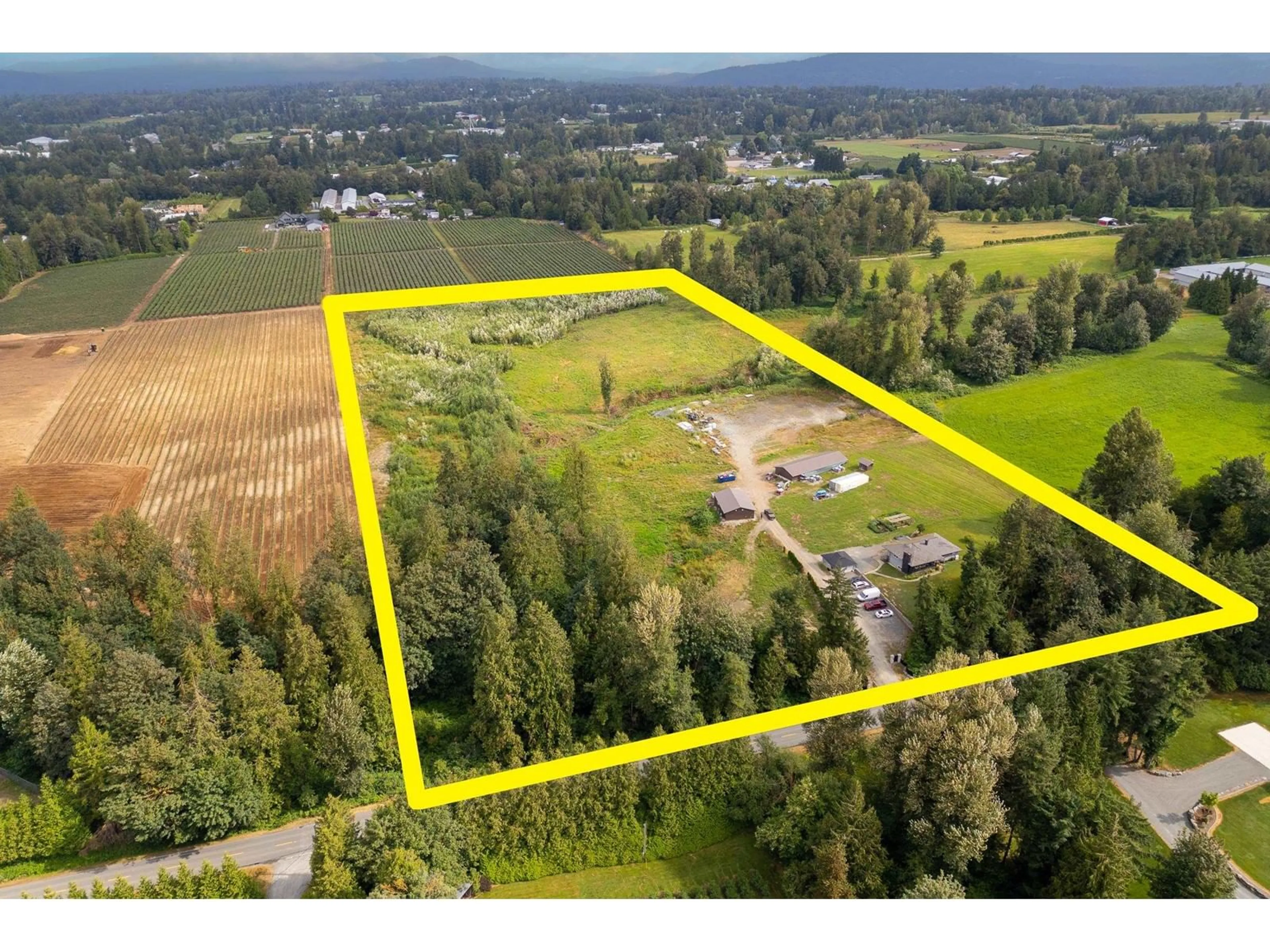 A pic from outside/outdoor area/front of a property/back of a property/a pic from drone, unknown for 28585 TOWNSHIPLINE, Abbotsford British Columbia V4X1P6