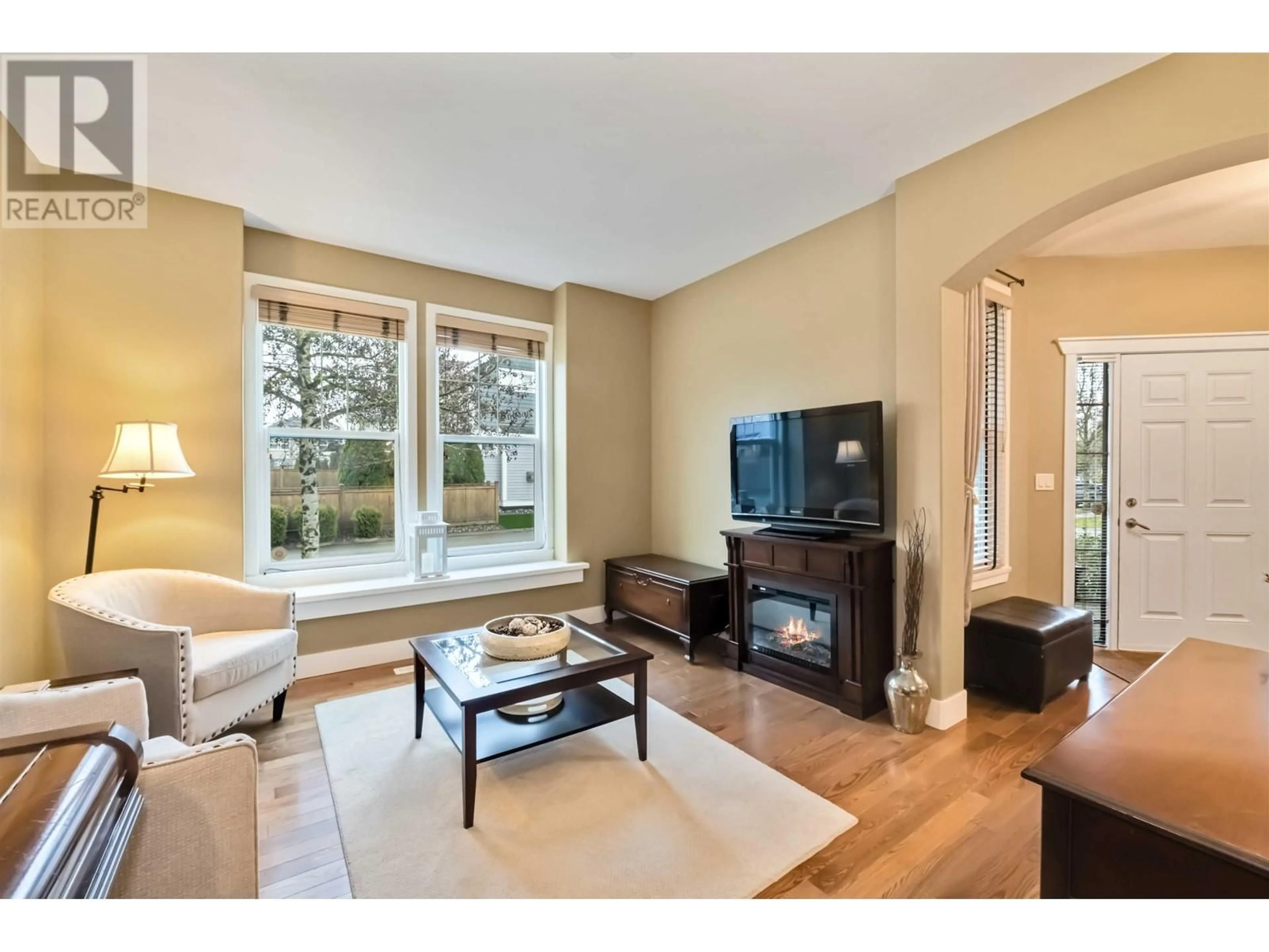 Living room with furniture, unknown for 11151 CARTER CLOSE, Pitt Meadows British Columbia V3Y0B4