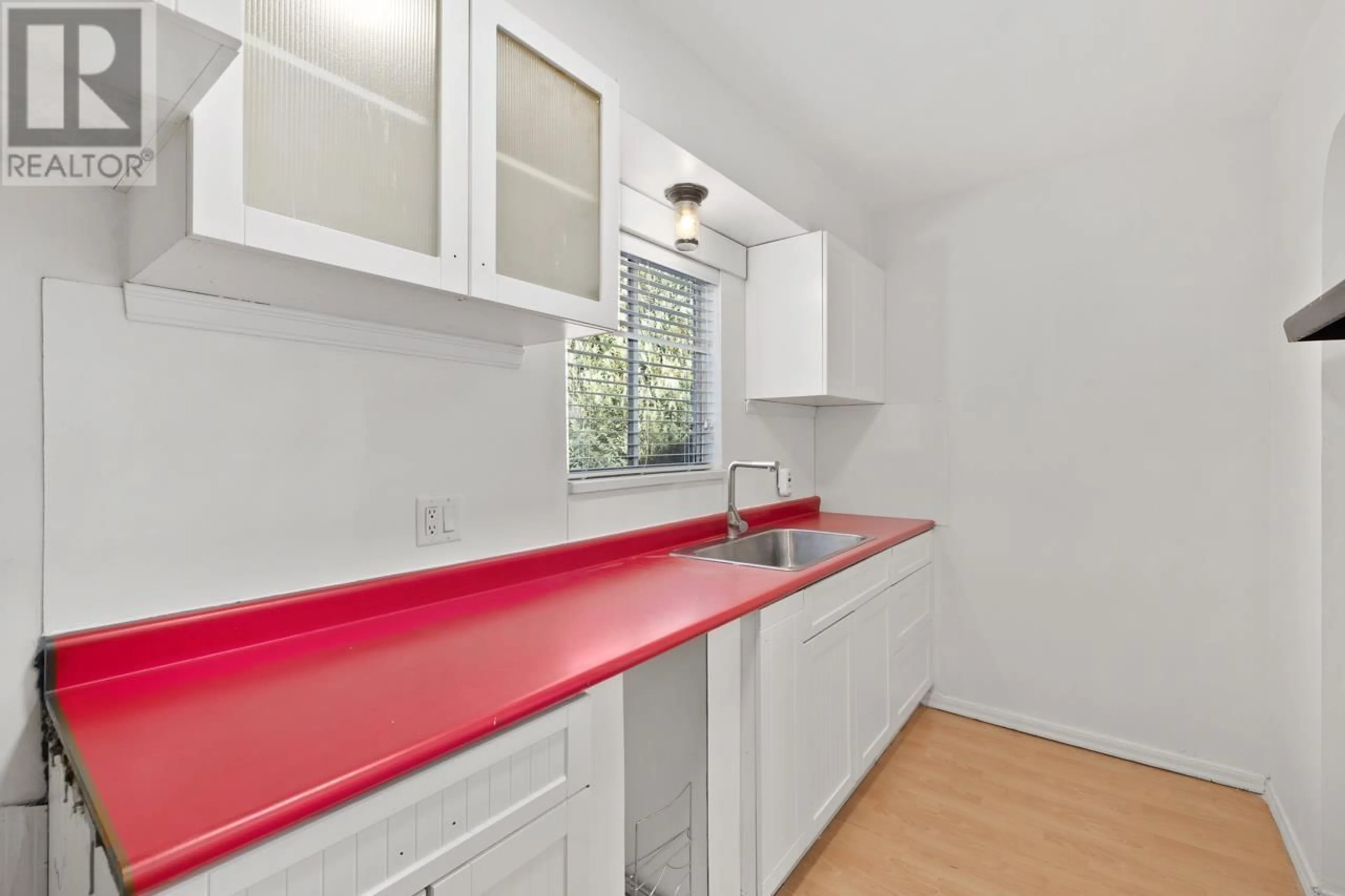 Standard kitchen, unknown for 3431 GLEN DRIVE, Vancouver British Columbia V5V4S5