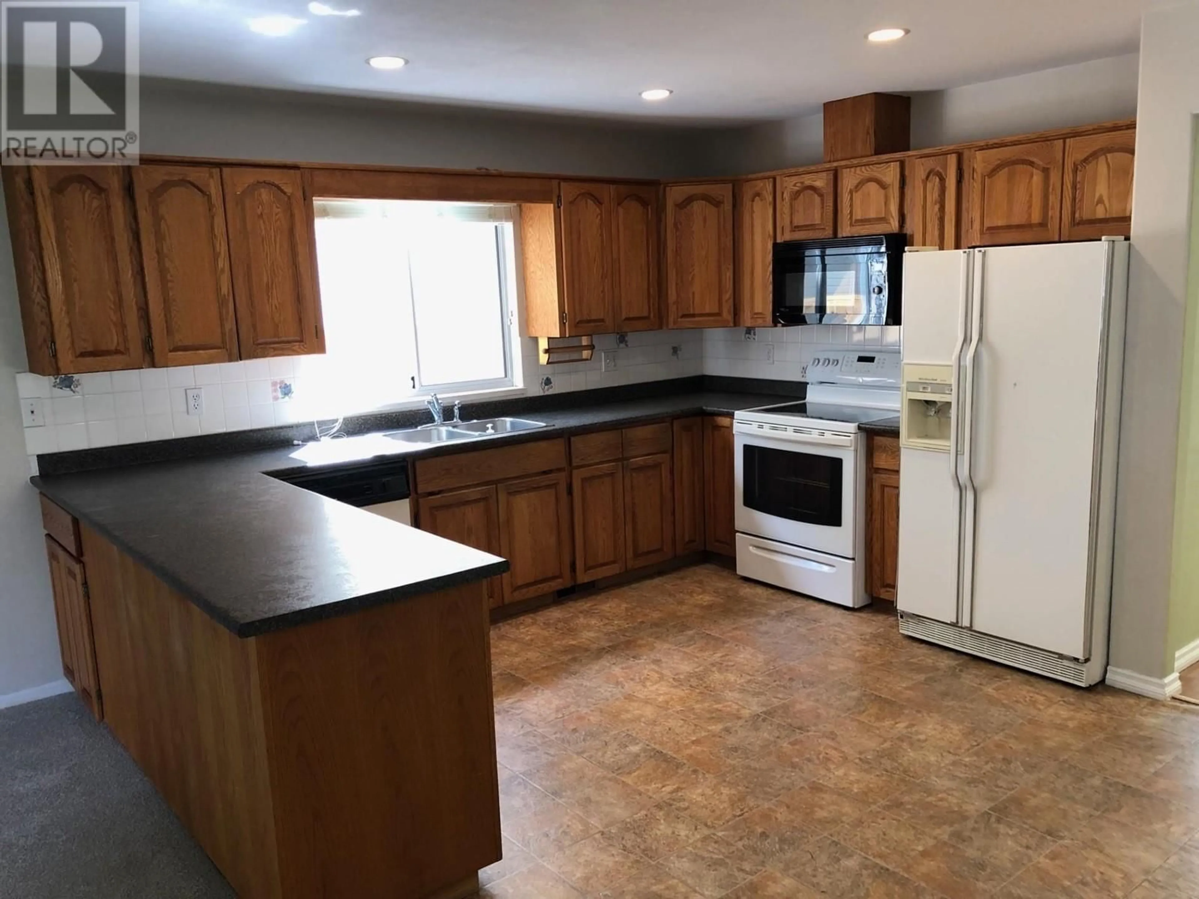 Standard kitchen, ceramic/tile floor for 22965 125A AVENUE, Maple Ridge British Columbia V2X0S6