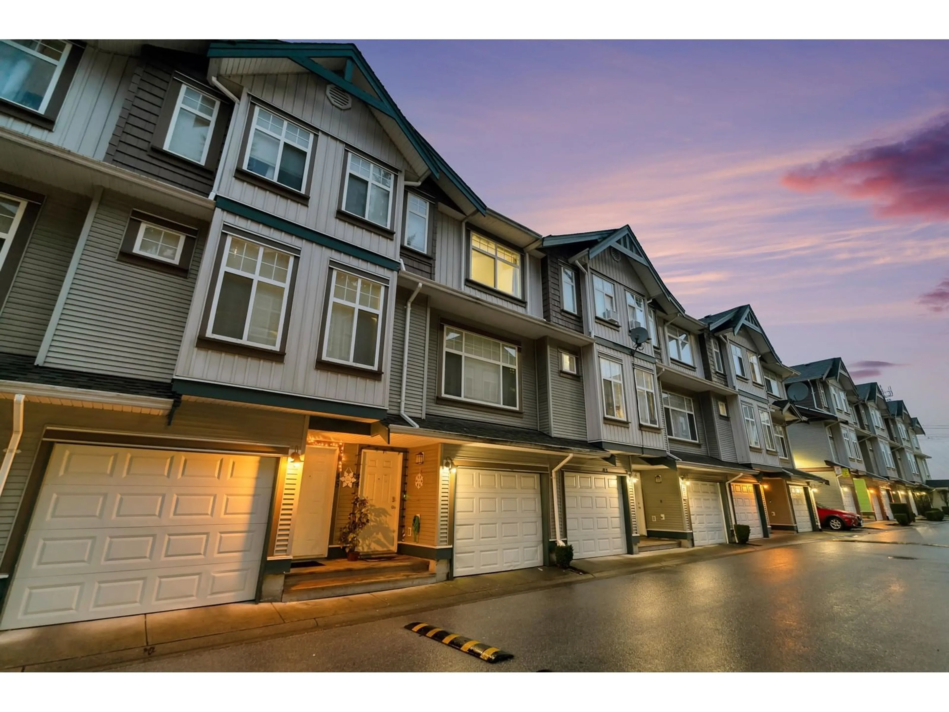 Unknown for 44 - 12585 72, Surrey British Columbia V3W1R9