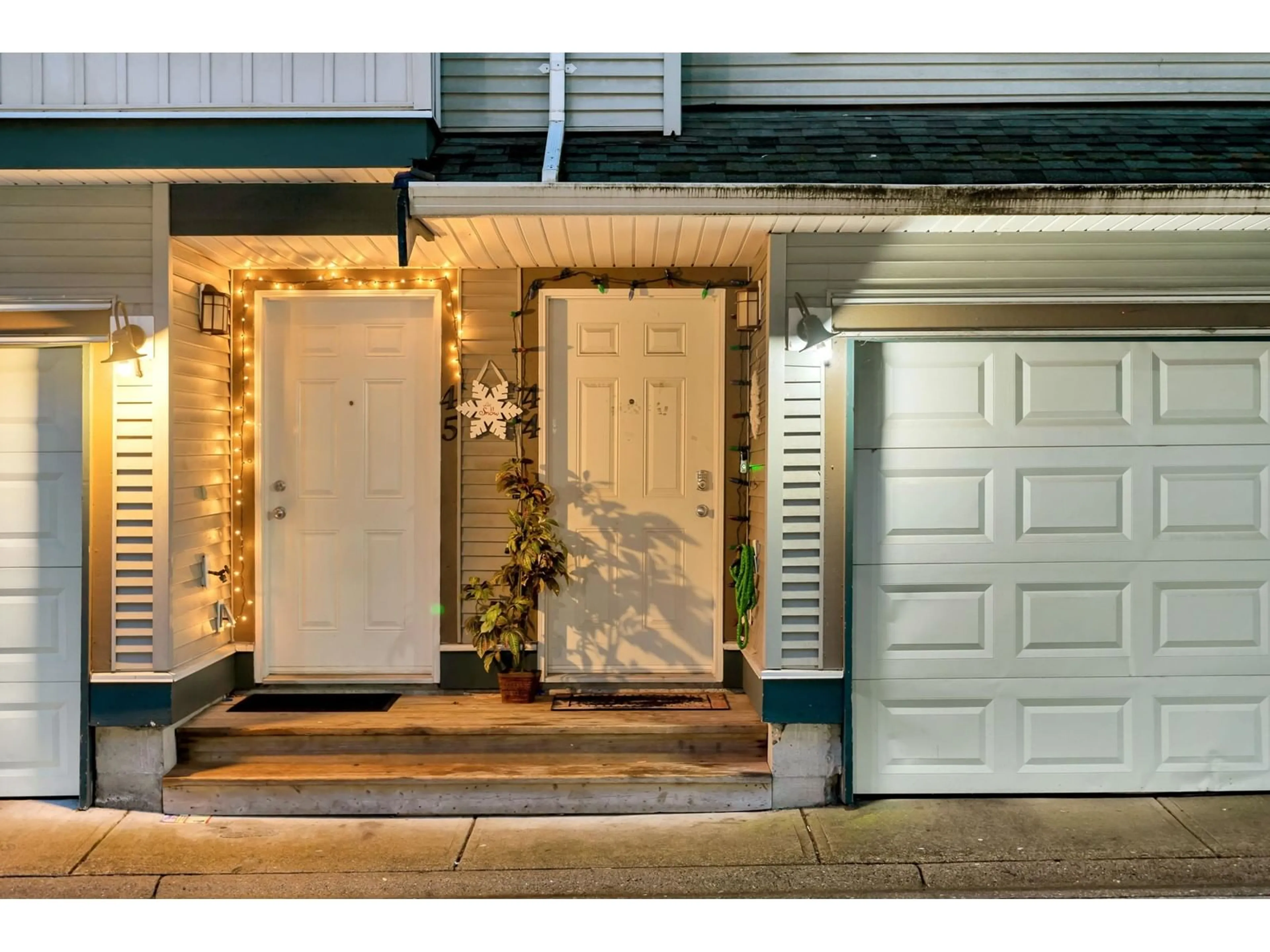 Indoor entryway for 44 - 12585 72, Surrey British Columbia V3W1R9