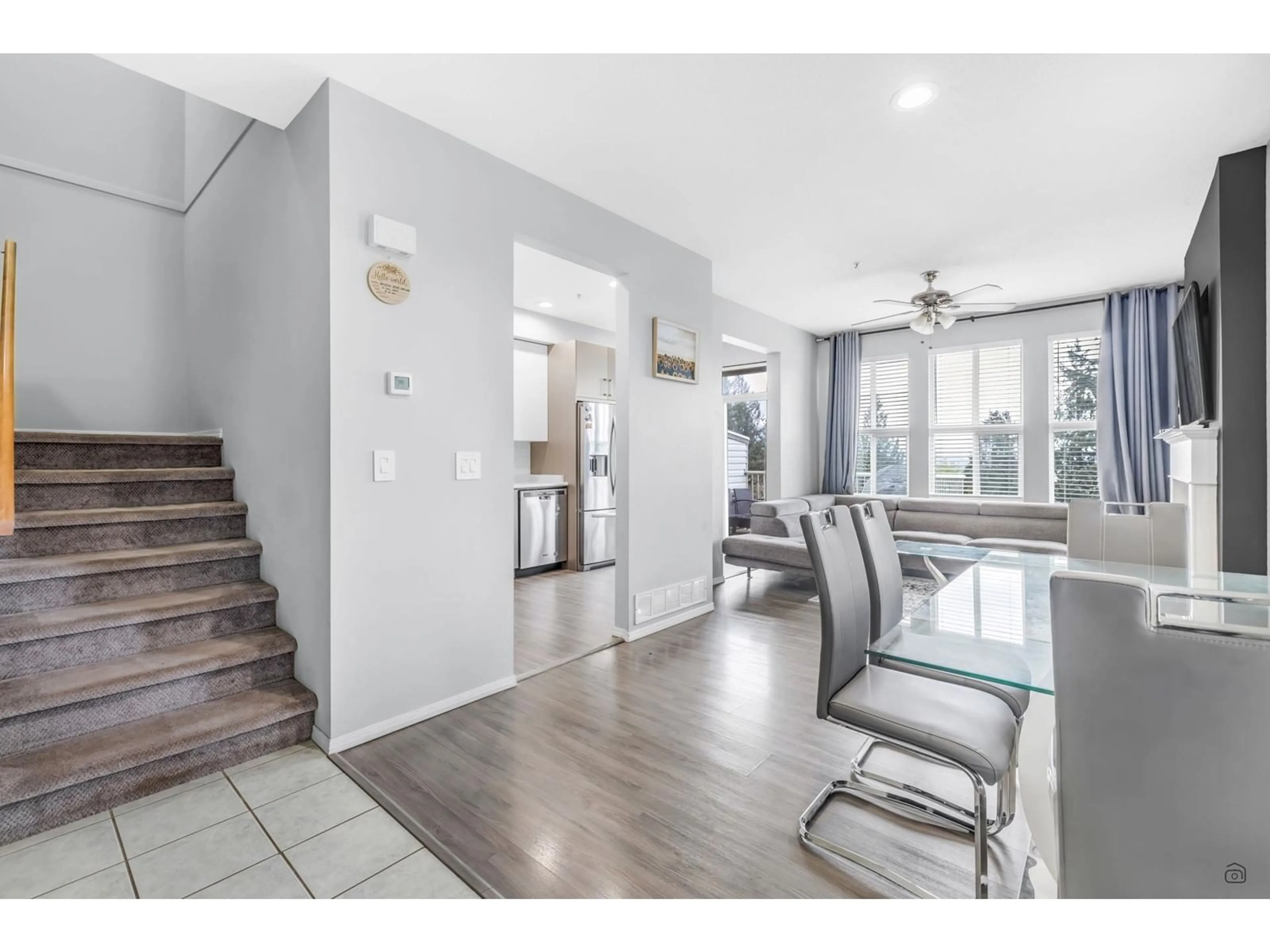 Indoor entryway for 46 - 35287 OLD YALE, Abbotsford British Columbia V3G8H5