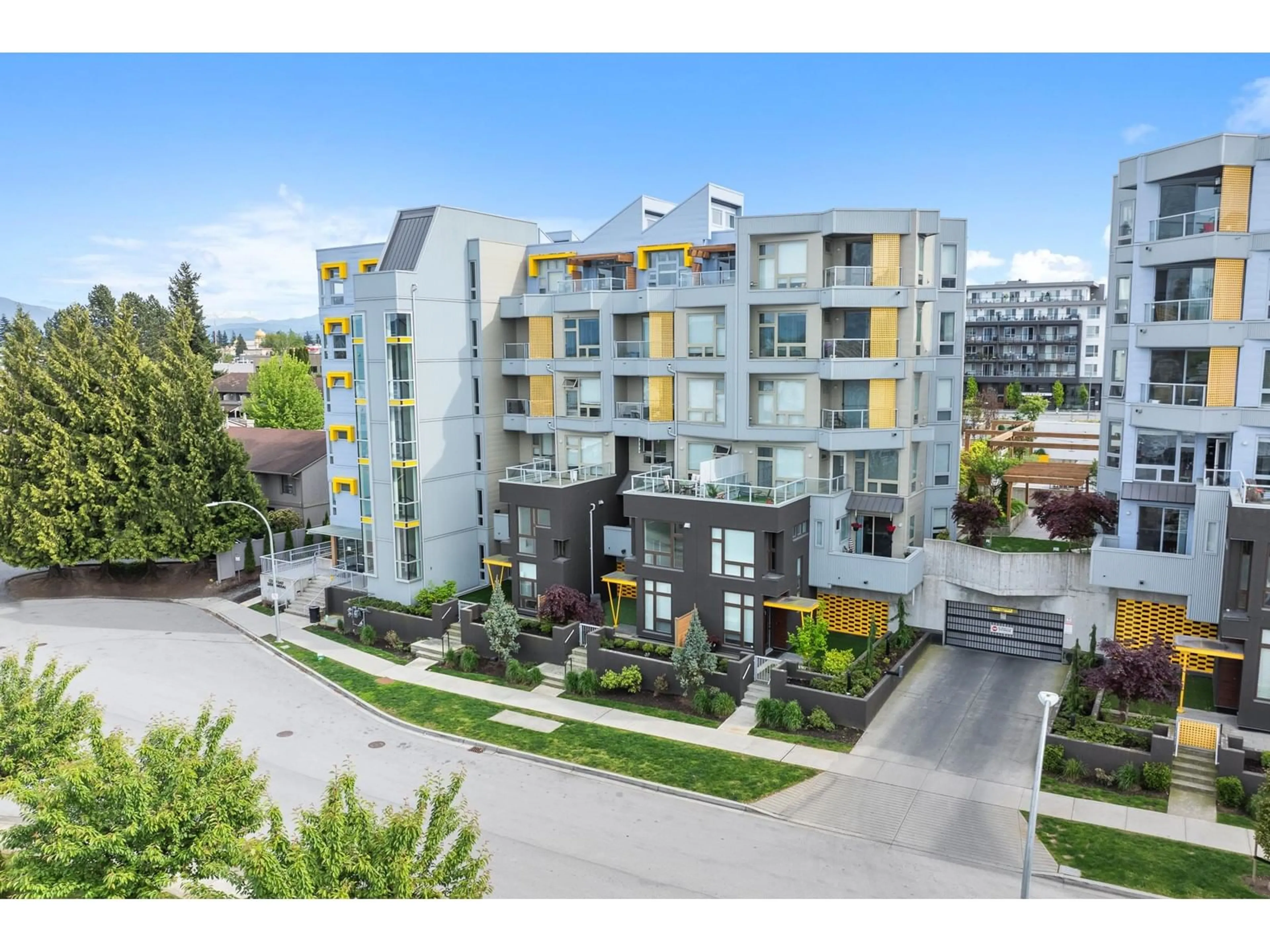 A pic from outside/outdoor area/front of a property/back of a property/a pic from drone, unknown for 502 - 32838 LANDEAU, Abbotsford British Columbia V2S0M6