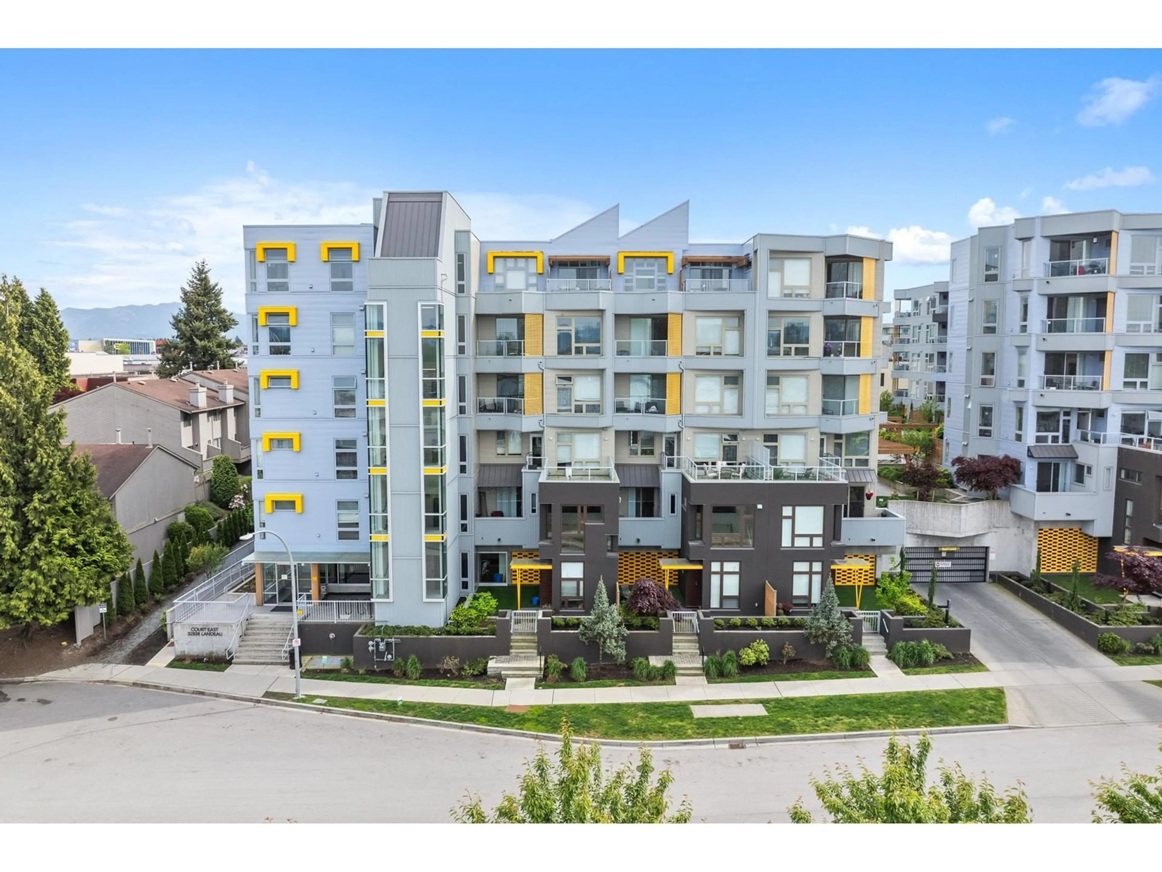 A pic from outside/outdoor area/front of a property/back of a property/a pic from drone, street for 502 - 32838 LANDEAU, Abbotsford British Columbia V2S0M6