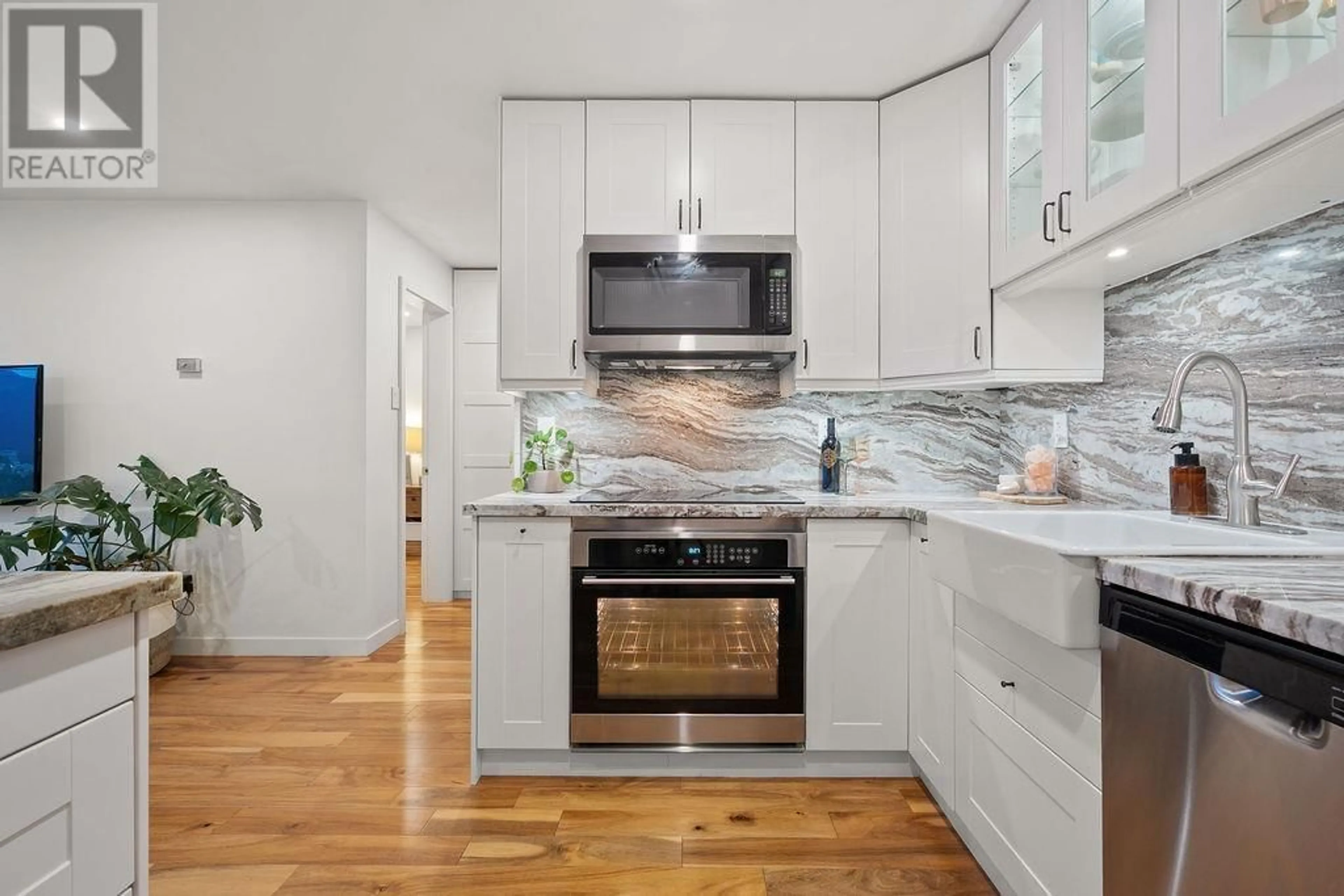 Contemporary kitchen, unknown for 1904 - 145 ST. GEORGES AVENUE, North Vancouver British Columbia V7L3G8