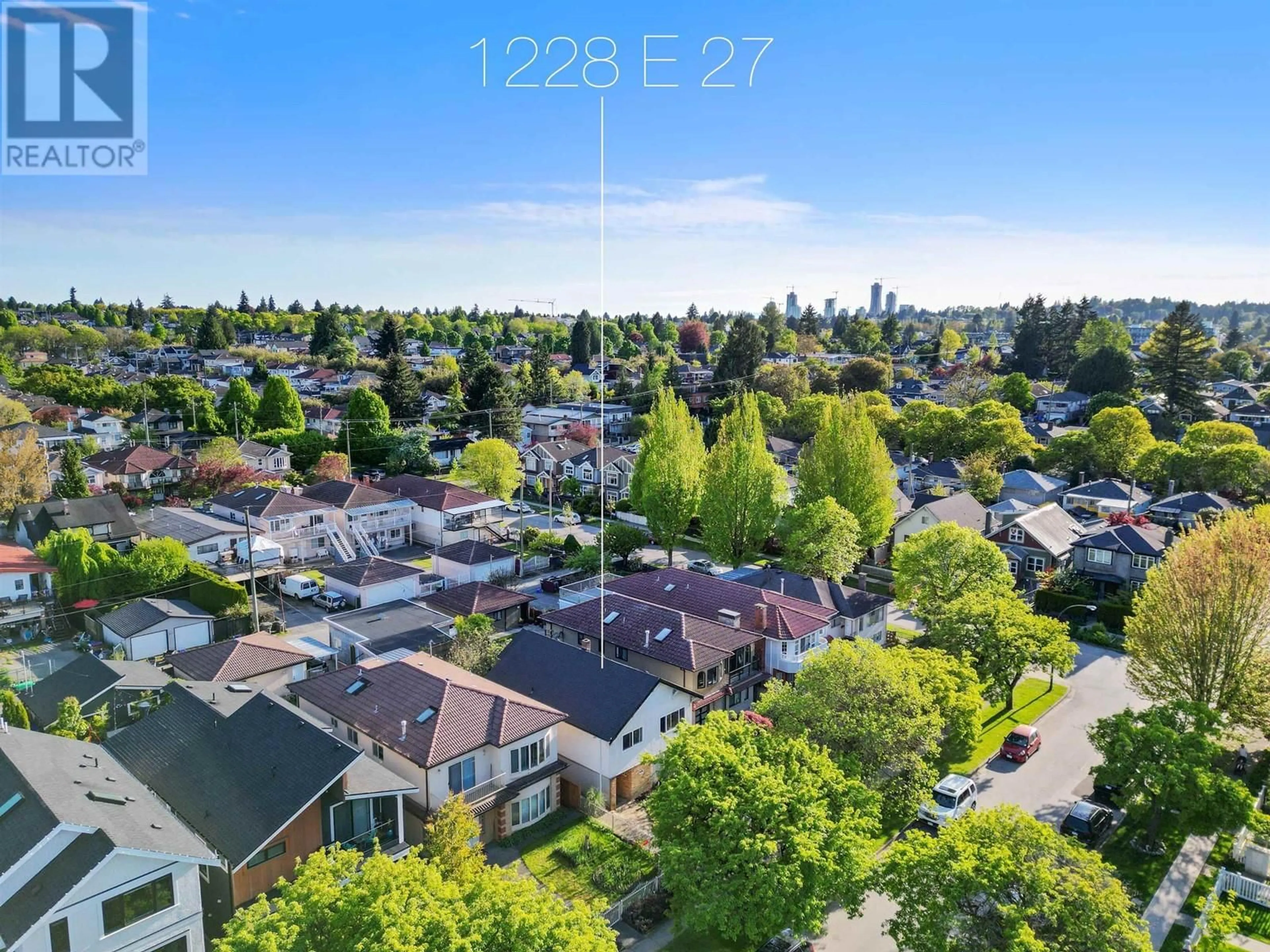 A pic from outside/outdoor area/front of a property/back of a property/a pic from drone, unknown for 1228 27TH AVENUE, Vancouver British Columbia V5V2L8