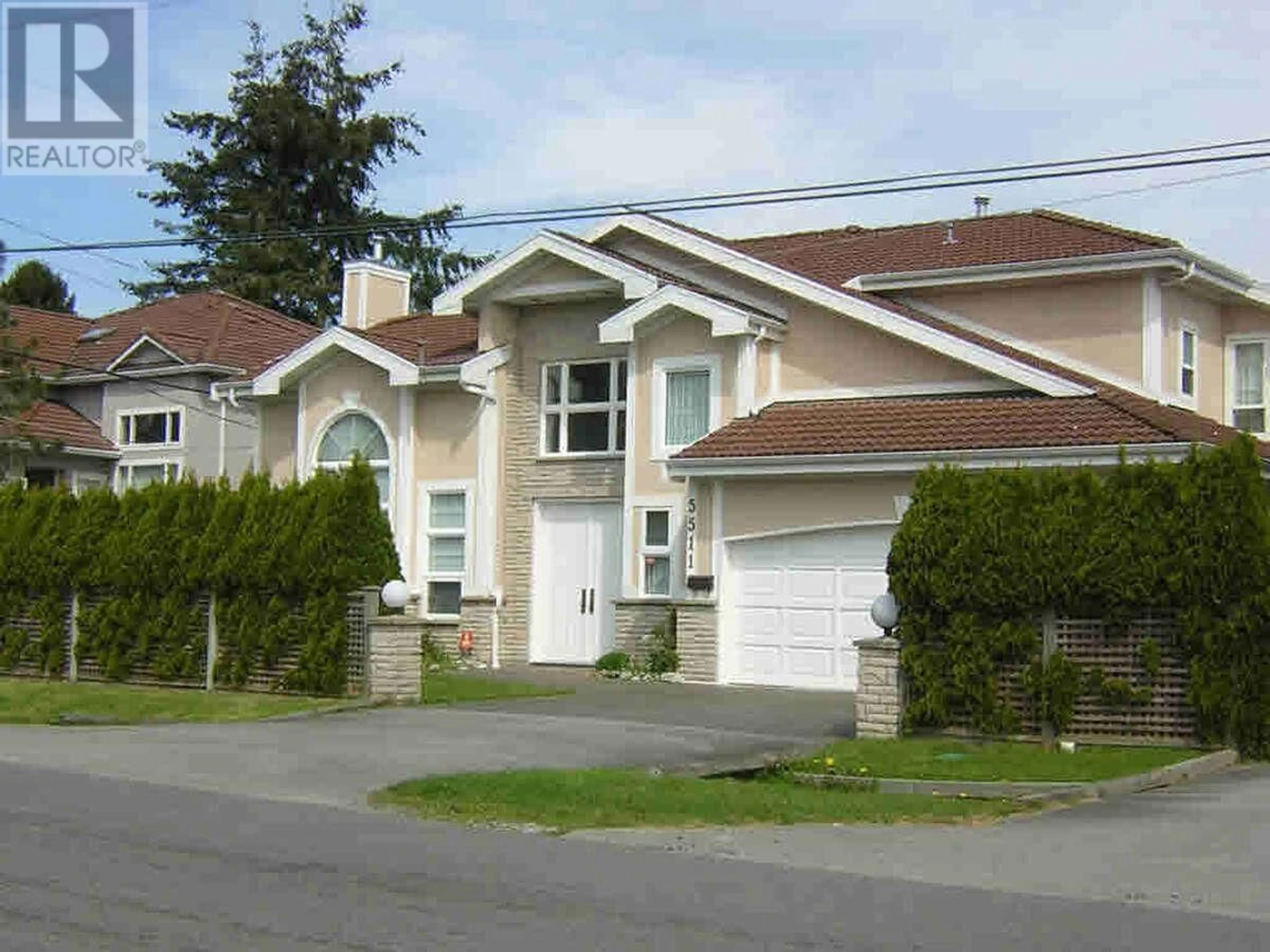 Home with vinyl exterior material, street for 5511 CANTRELL ROAD, Richmond British Columbia V7C3H3
