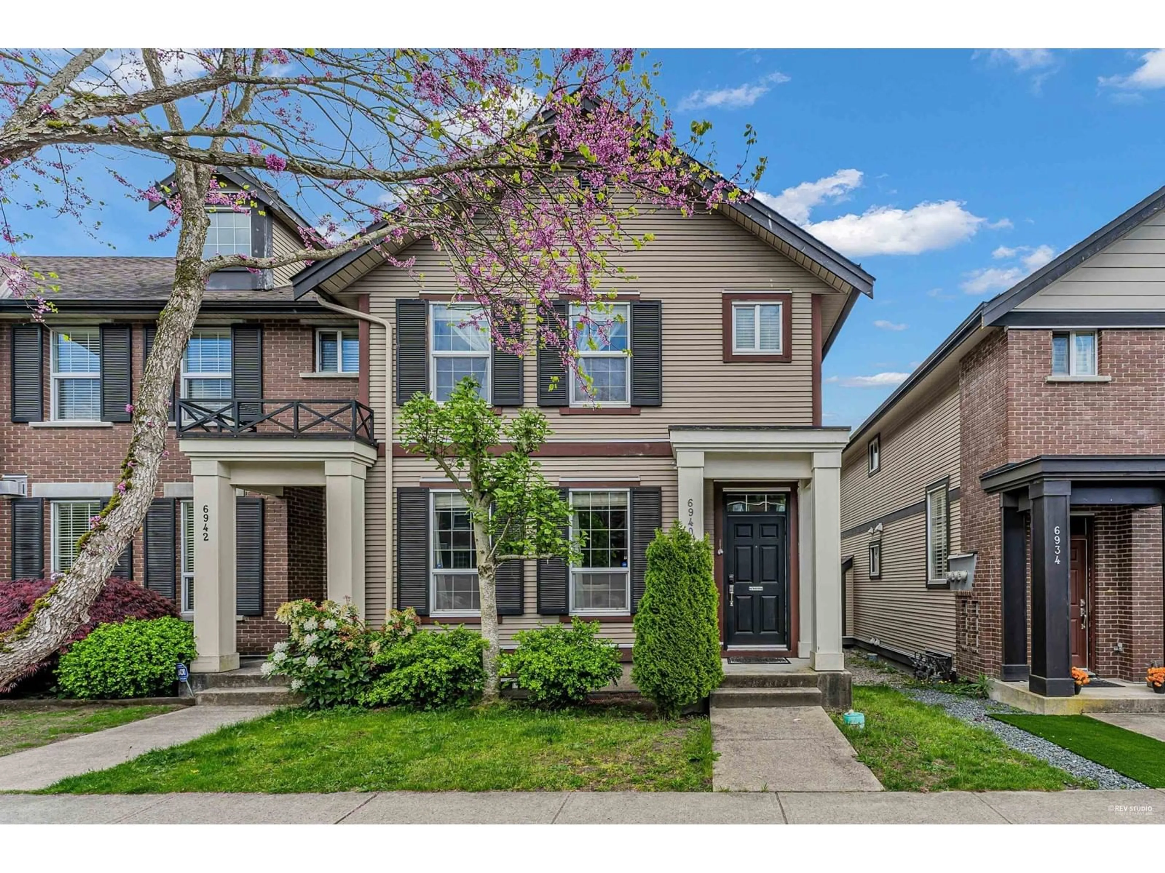Home with brick exterior material, street for 6940 208A, Langley British Columbia V2Y0G1