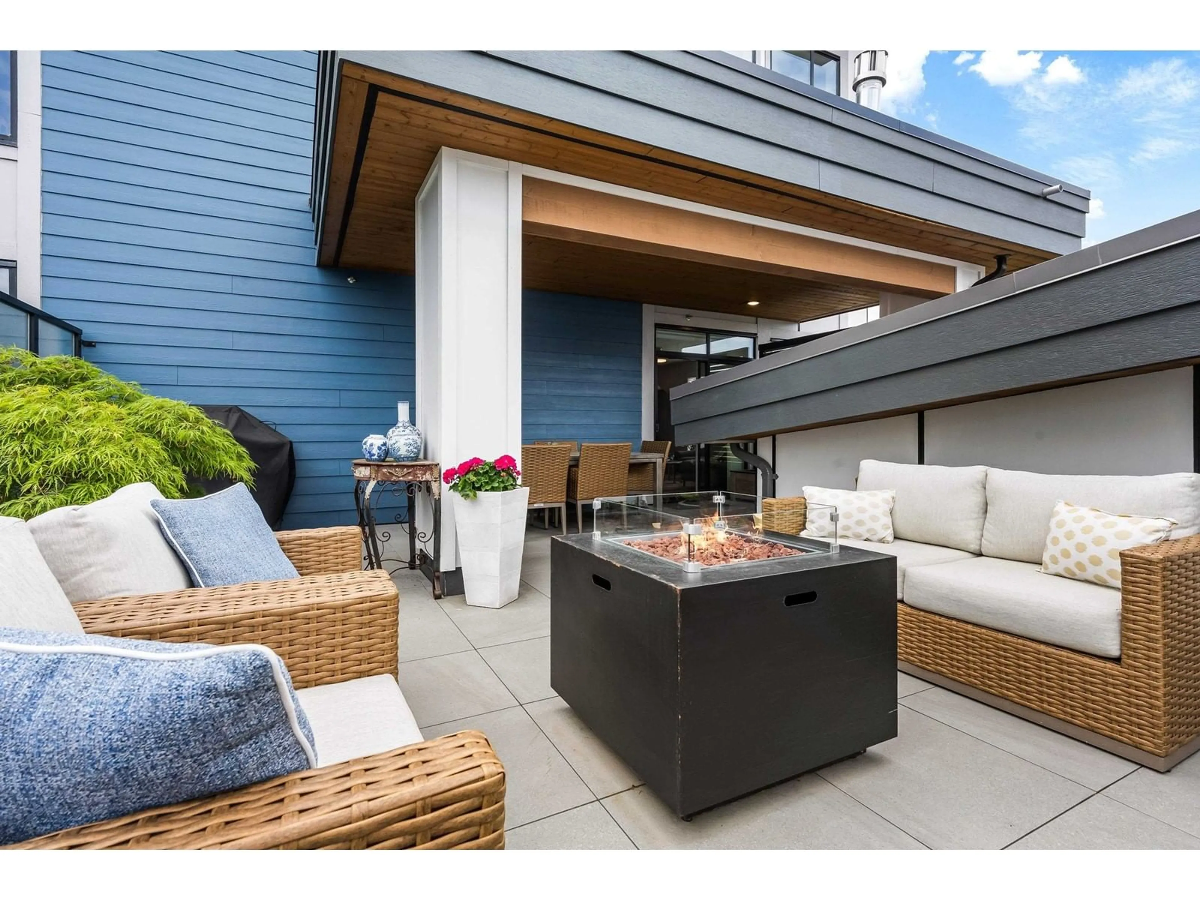 Patio, street for 502 - 45500 MARKET WAY, Chilliwack British Columbia V2R6G5