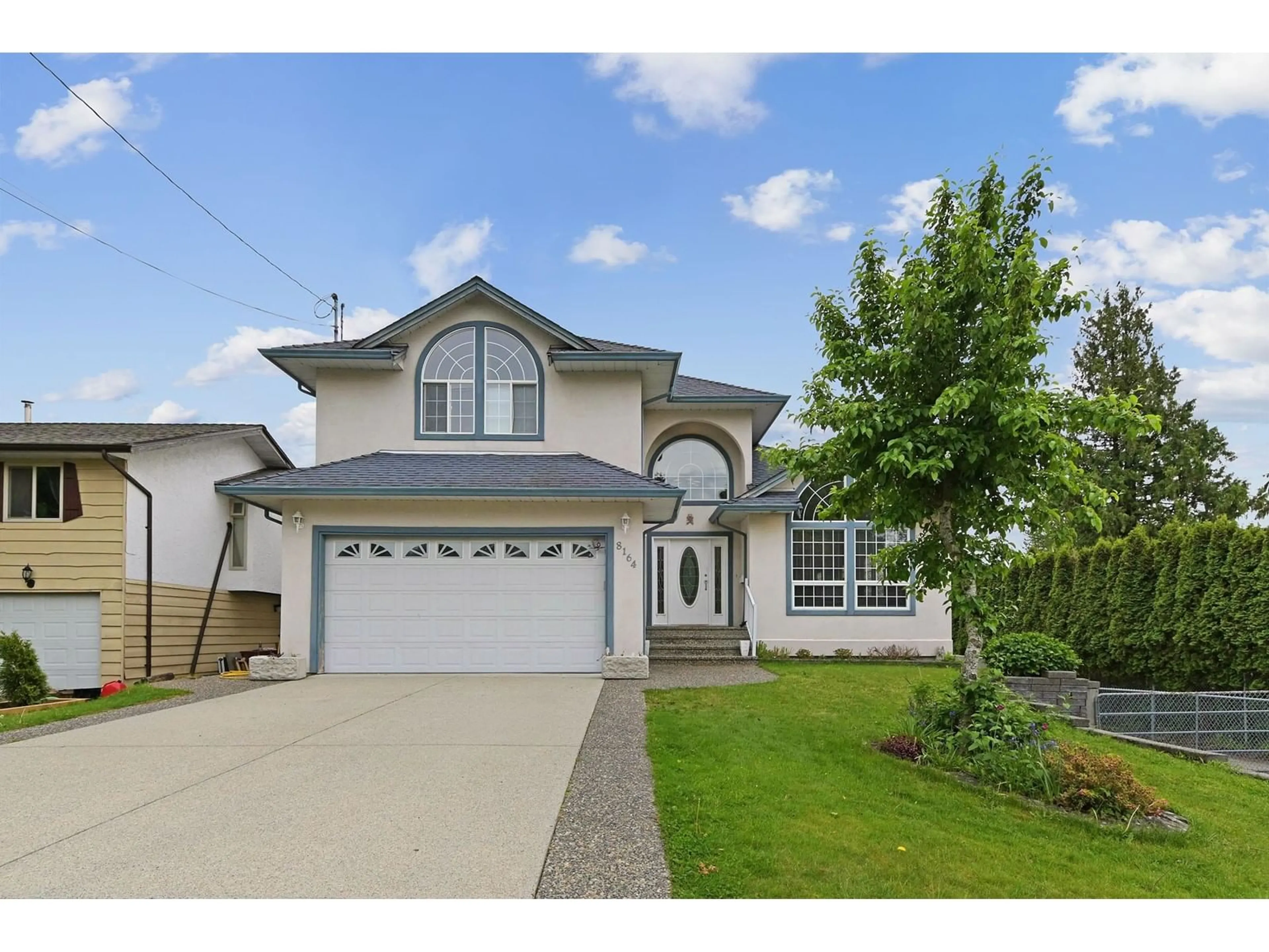 Home with vinyl exterior material, street for 8164 SUMAC, Mission British Columbia V2V5R6