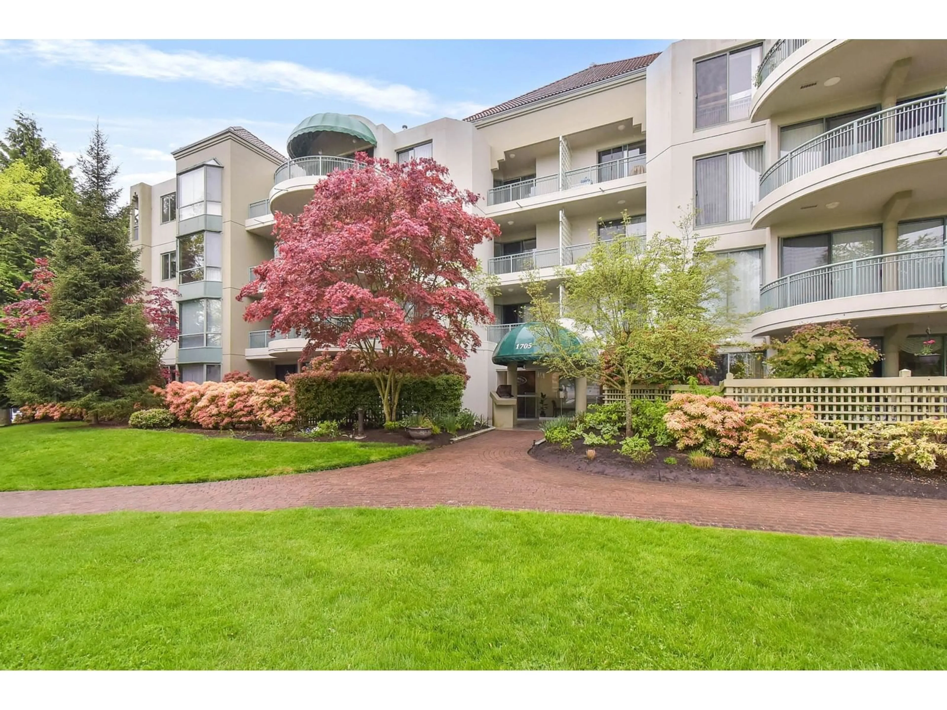 Patio, unknown for 305 - 1705 MARTIN, White Rock British Columbia V4A9T5