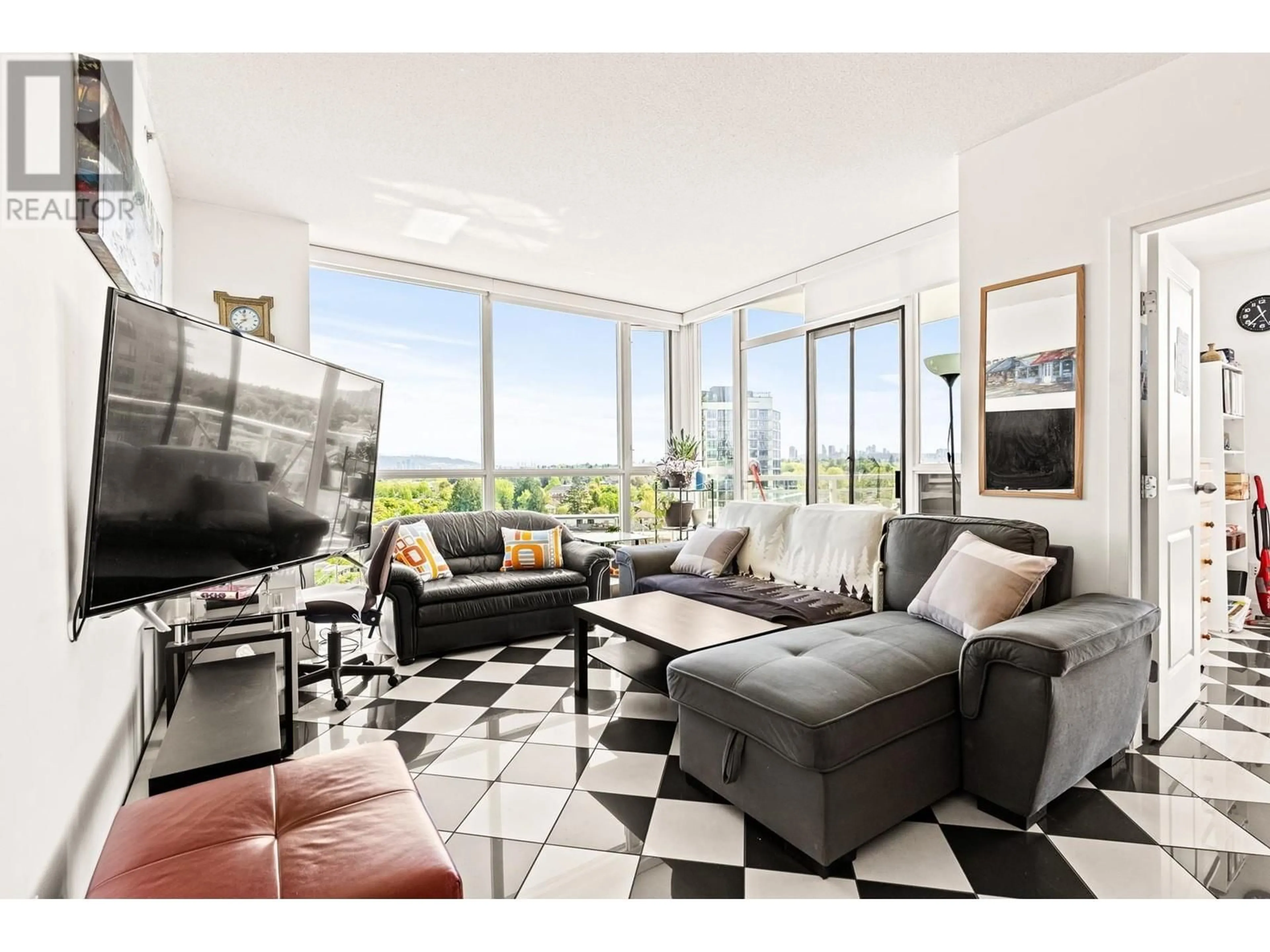 Living room with furniture, unknown for 1007 - 4028 KNIGHT STREET, Vancouver British Columbia V5N5Y8