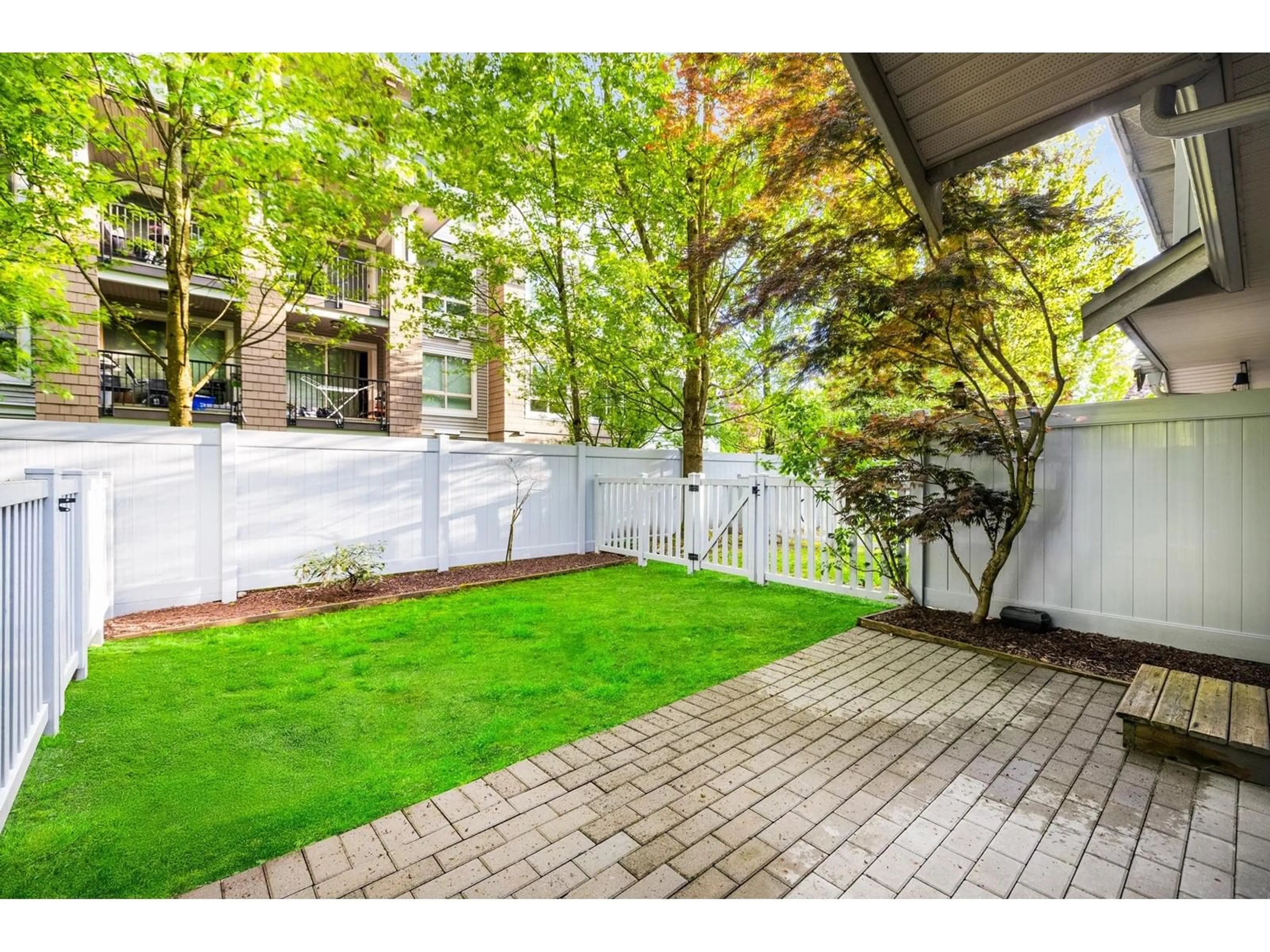 Patio, street for 107 - 12040 68, Surrey British Columbia V3W1P5