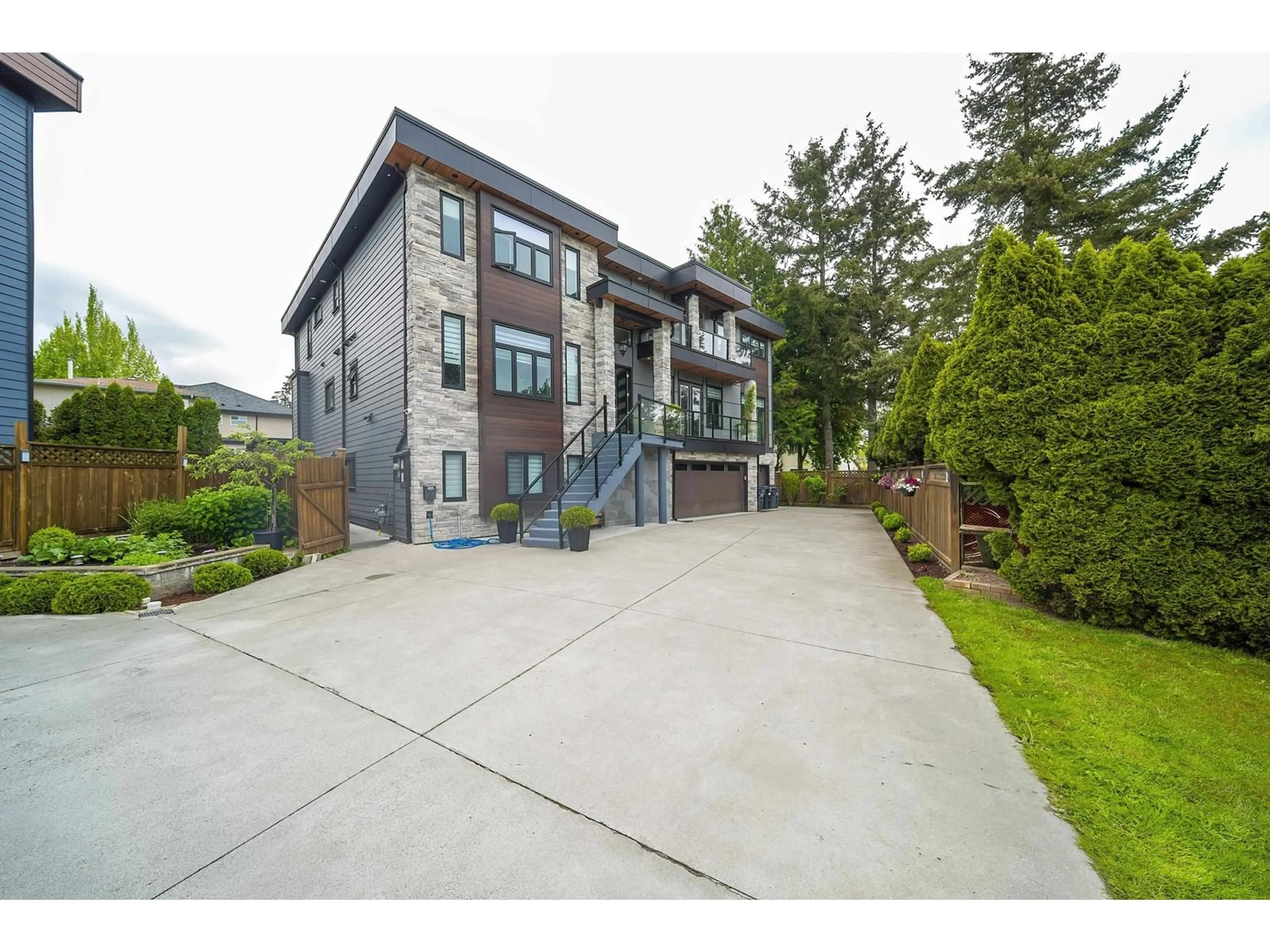 Unknown for 8558 145A, Surrey British Columbia V3S5T8