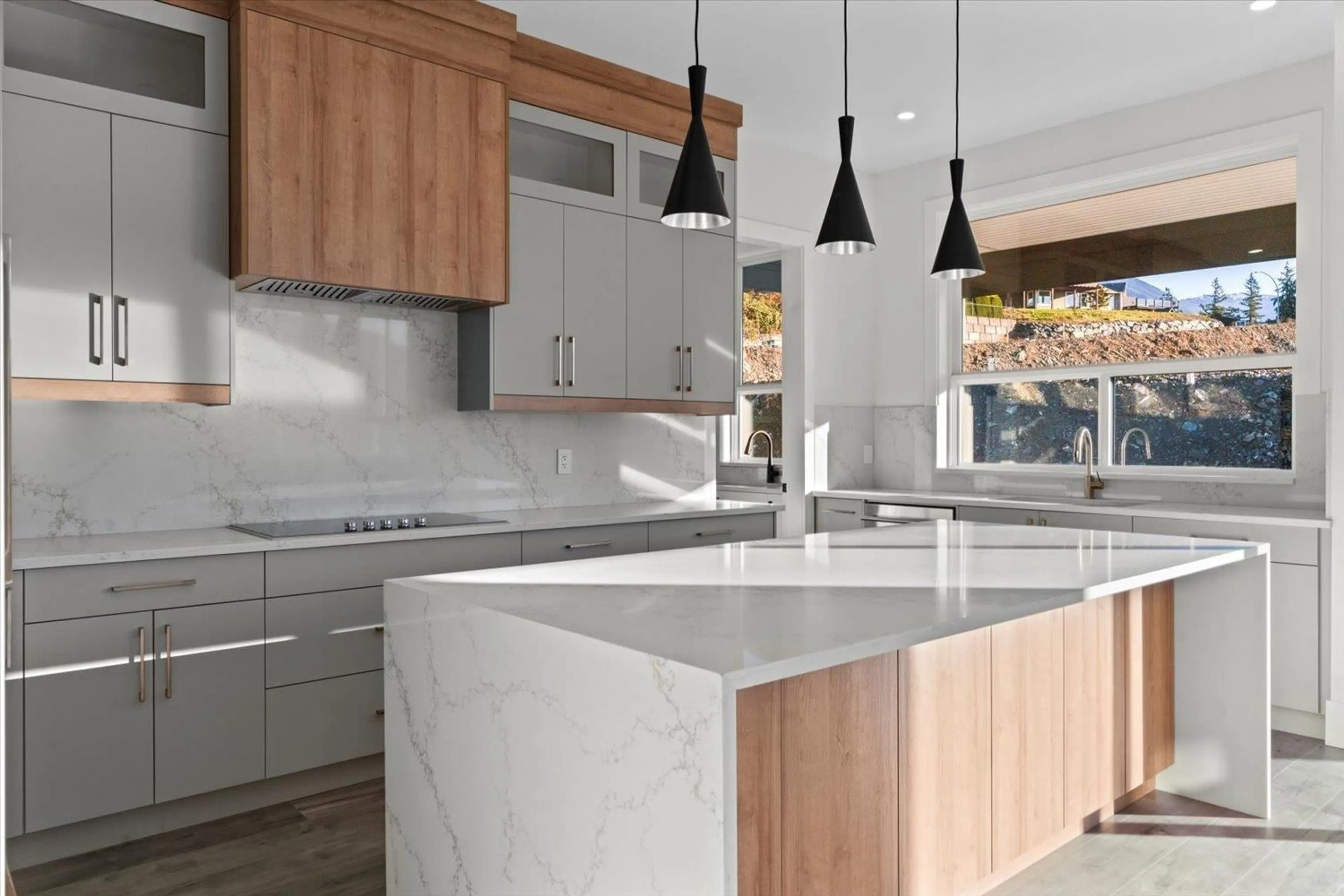 Contemporary kitchen, ceramic/tile floor for 46170 CRESTVIEW DRIVE, Chilliwack British Columbia V2R6G4