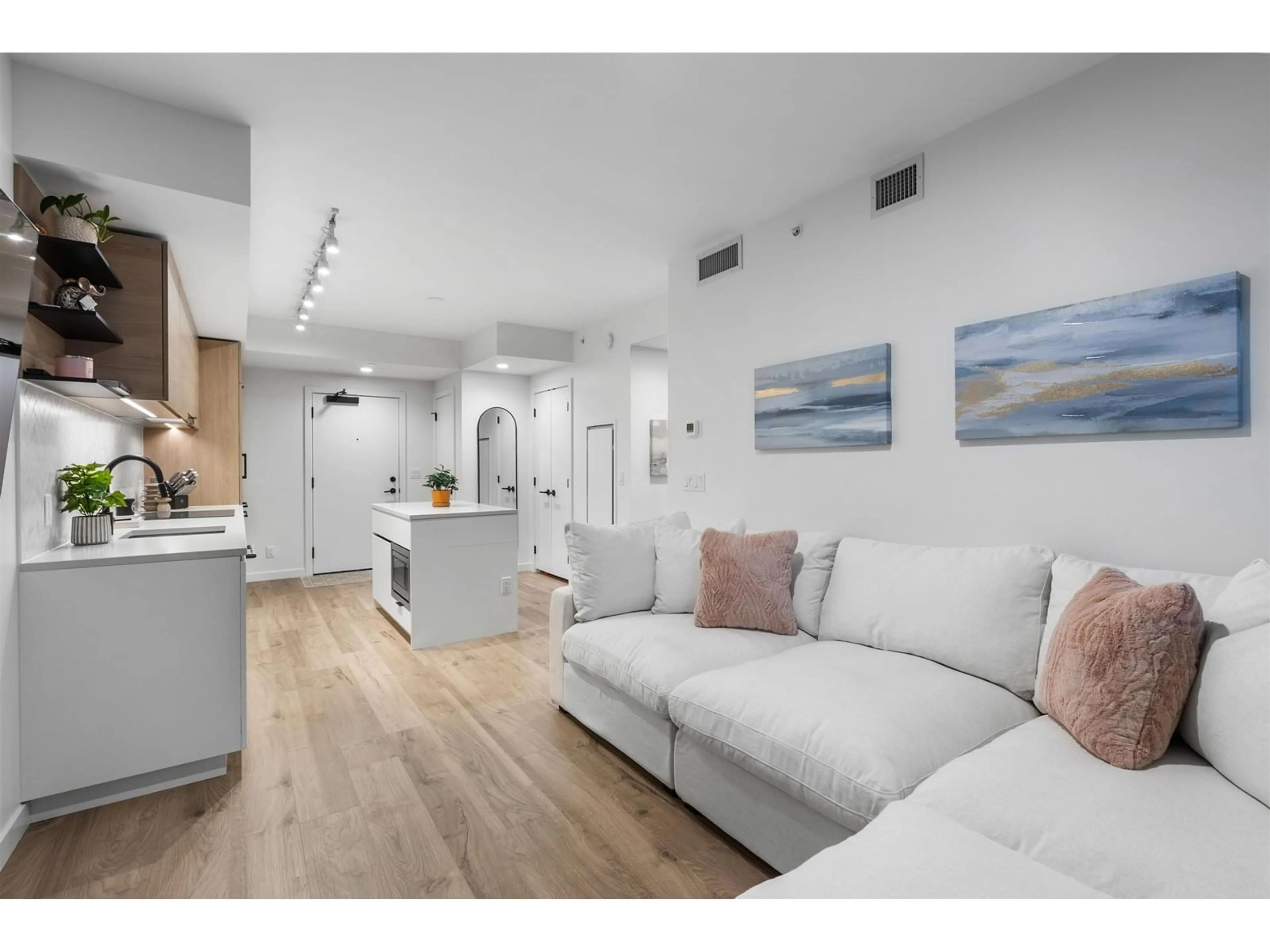 Living room with furniture, unknown for 1211 - 13428 105, Surrey British Columbia V3T0S6