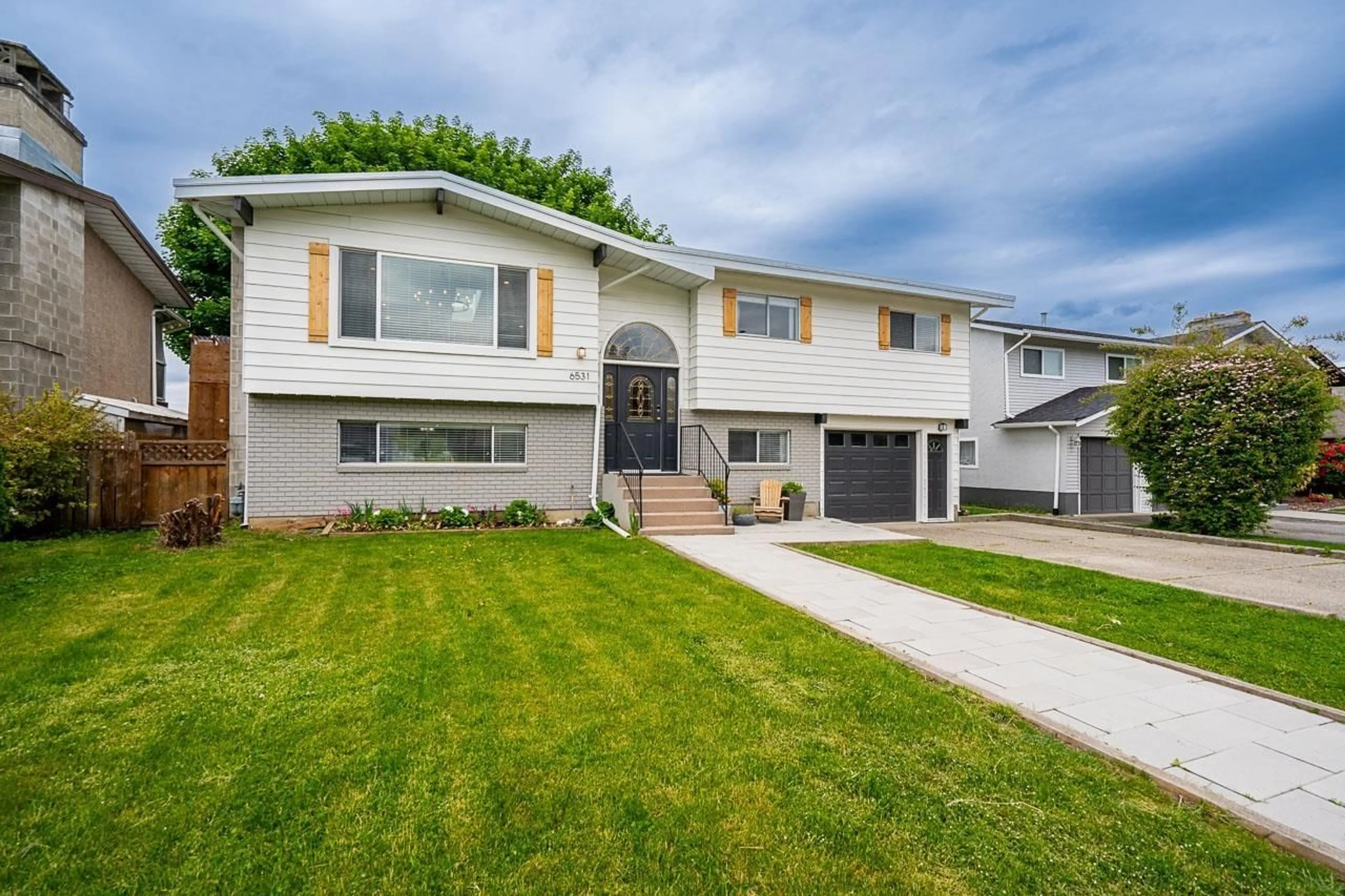 Home with vinyl exterior material, street for 6531 WILTSHIRE STREET, Sardis British Columbia V2R1P8