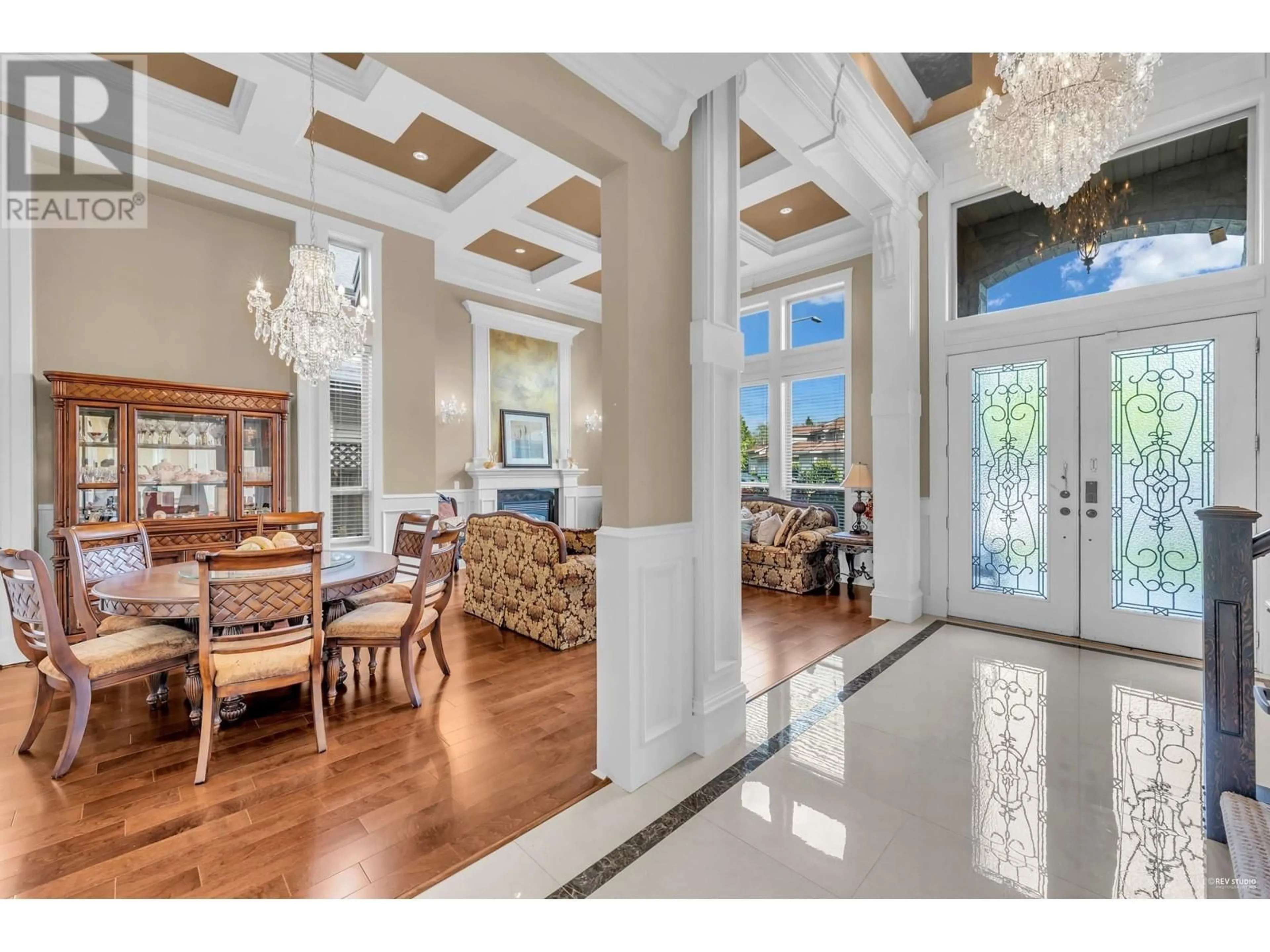 Indoor entryway for 8371 FAIRHURST ROAD, Richmond British Columbia V7C1Y7