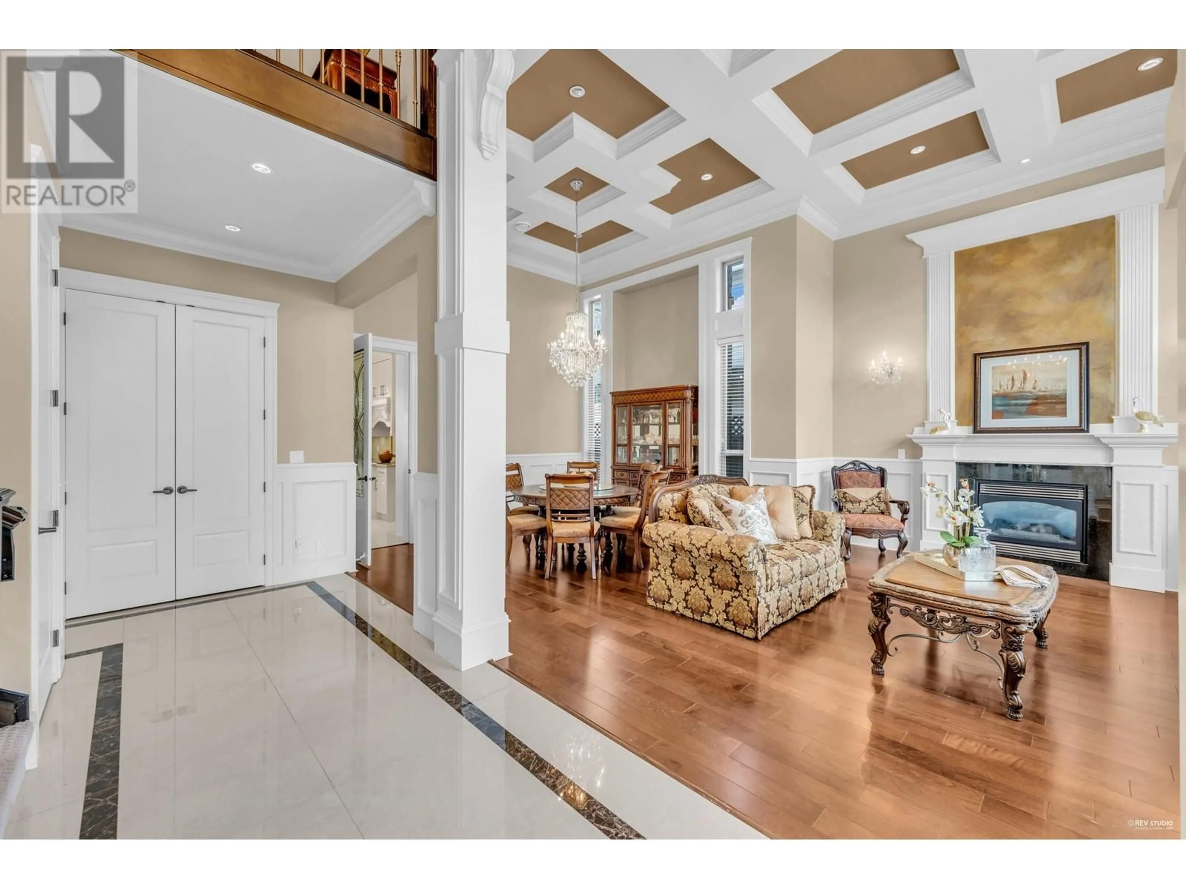 Indoor foyer for 8371 FAIRHURST ROAD, Richmond British Columbia V7C1Y7