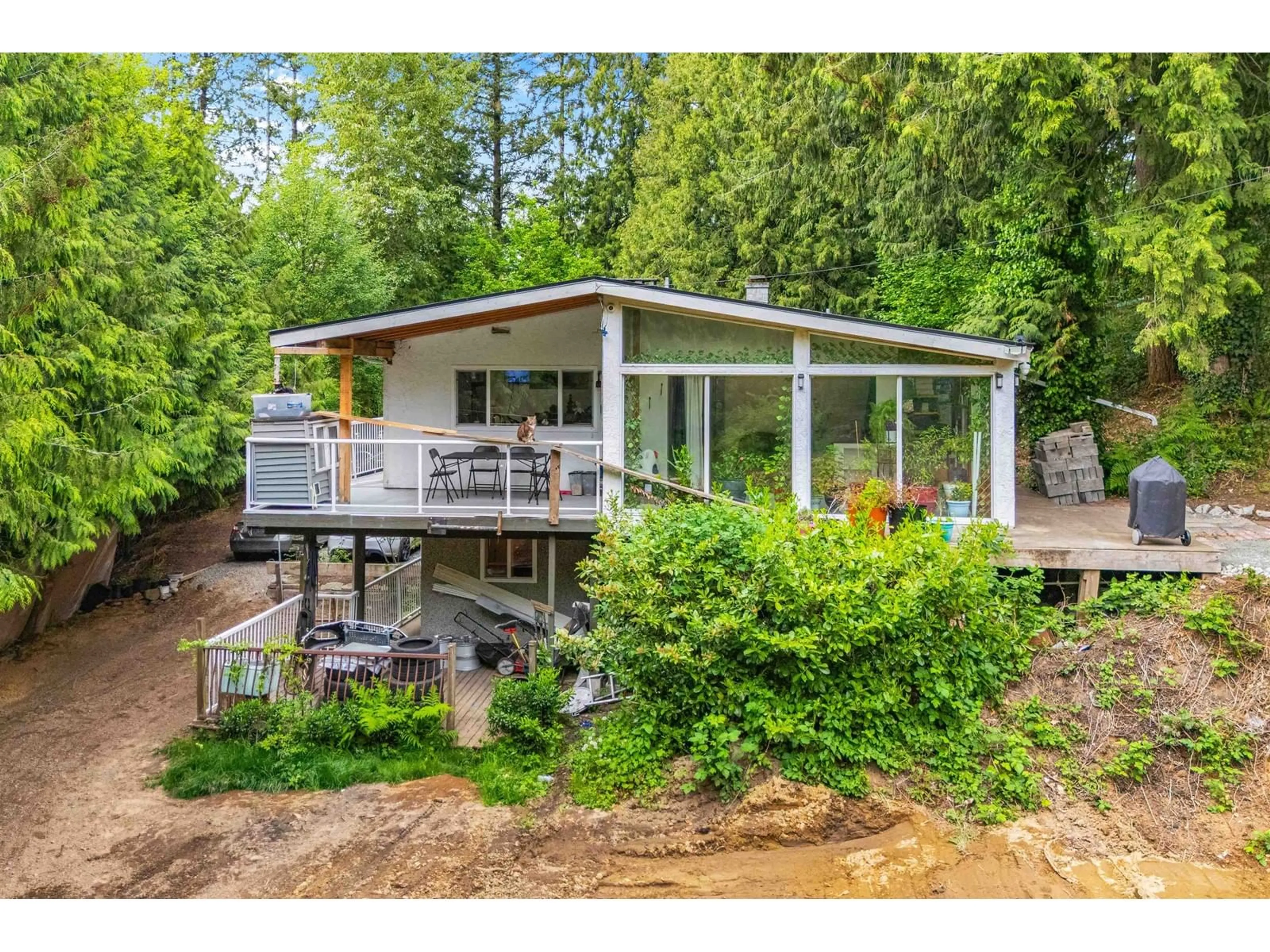 Home with vinyl exterior material, water/lake/river/ocean view for 18676 32, Surrey British Columbia V3Z1A7