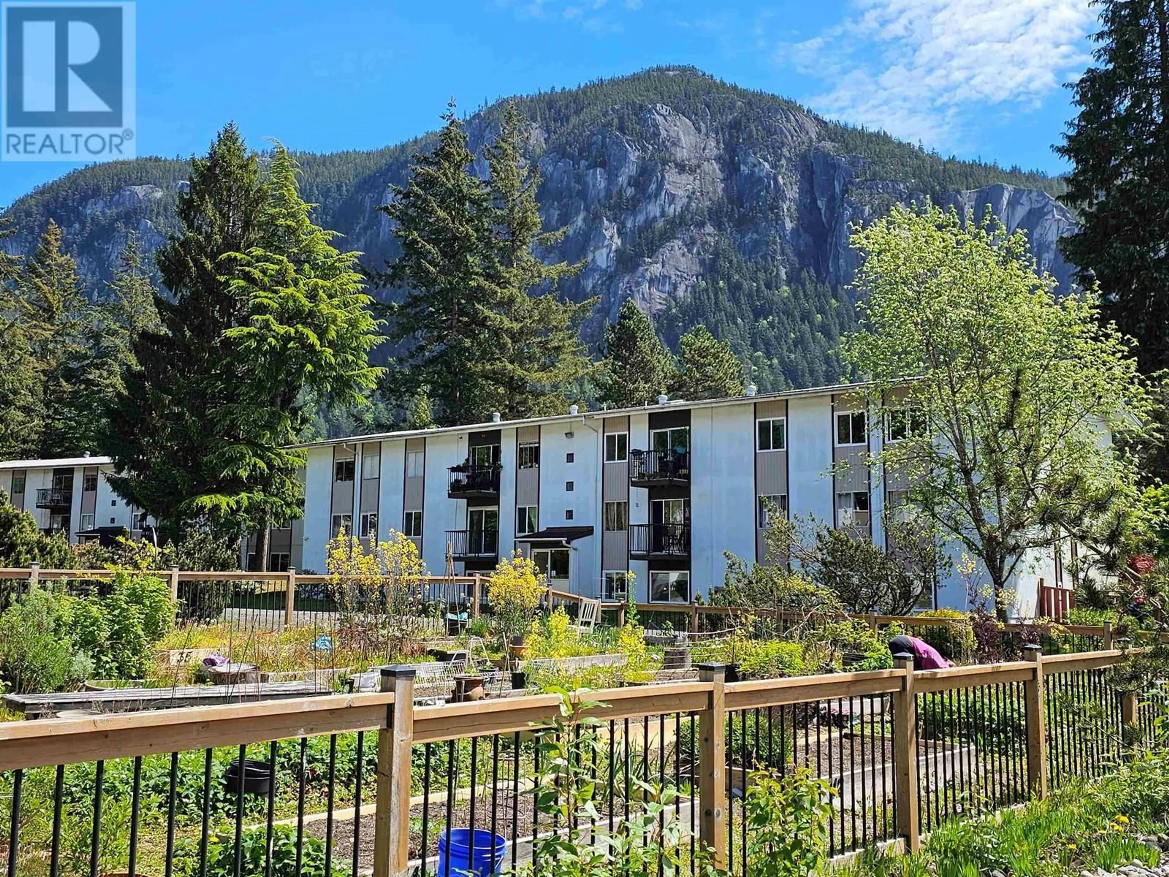 Patio, mountain view for 25 - 38175 WESTWAY AVENUE, Squamish British Columbia V8B0Y4
