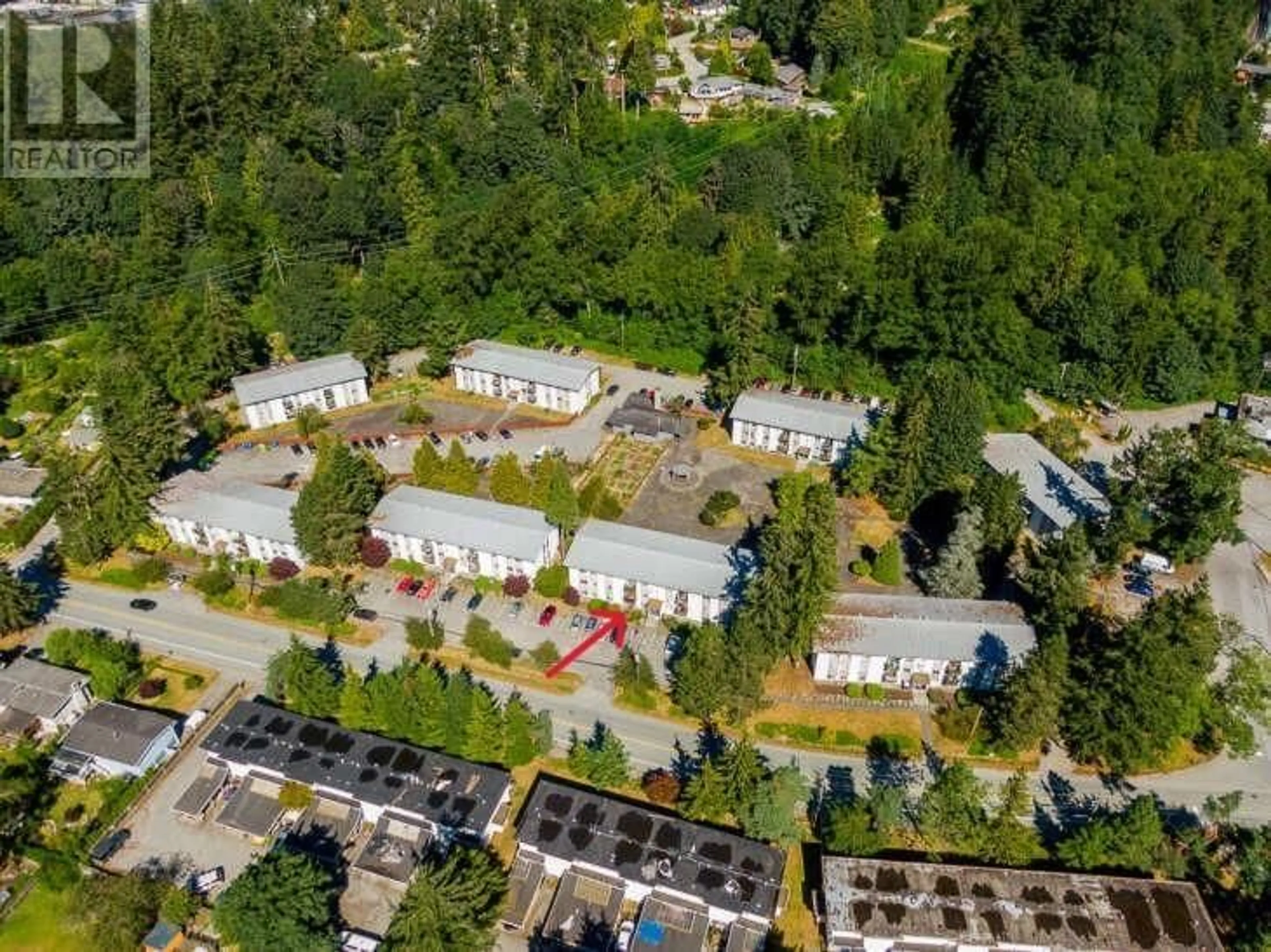 A pic from outside/outdoor area/front of a property/back of a property/a pic from drone, street for 25 - 38175 WESTWAY AVENUE, Squamish British Columbia V8B0Y4