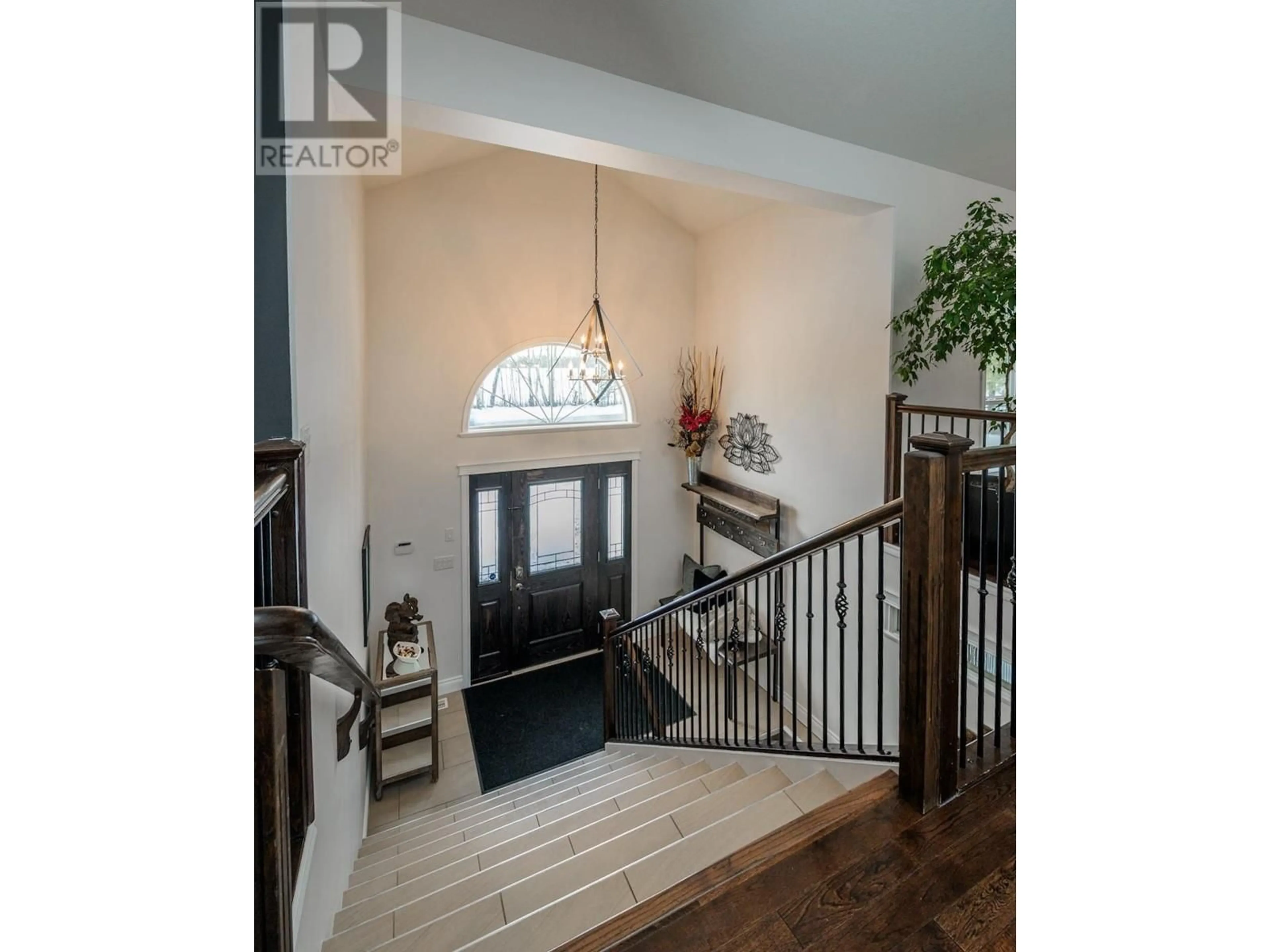 Indoor foyer for 11170 WEST BEAVERLEY ROAD, Prince George British Columbia V2N5A7