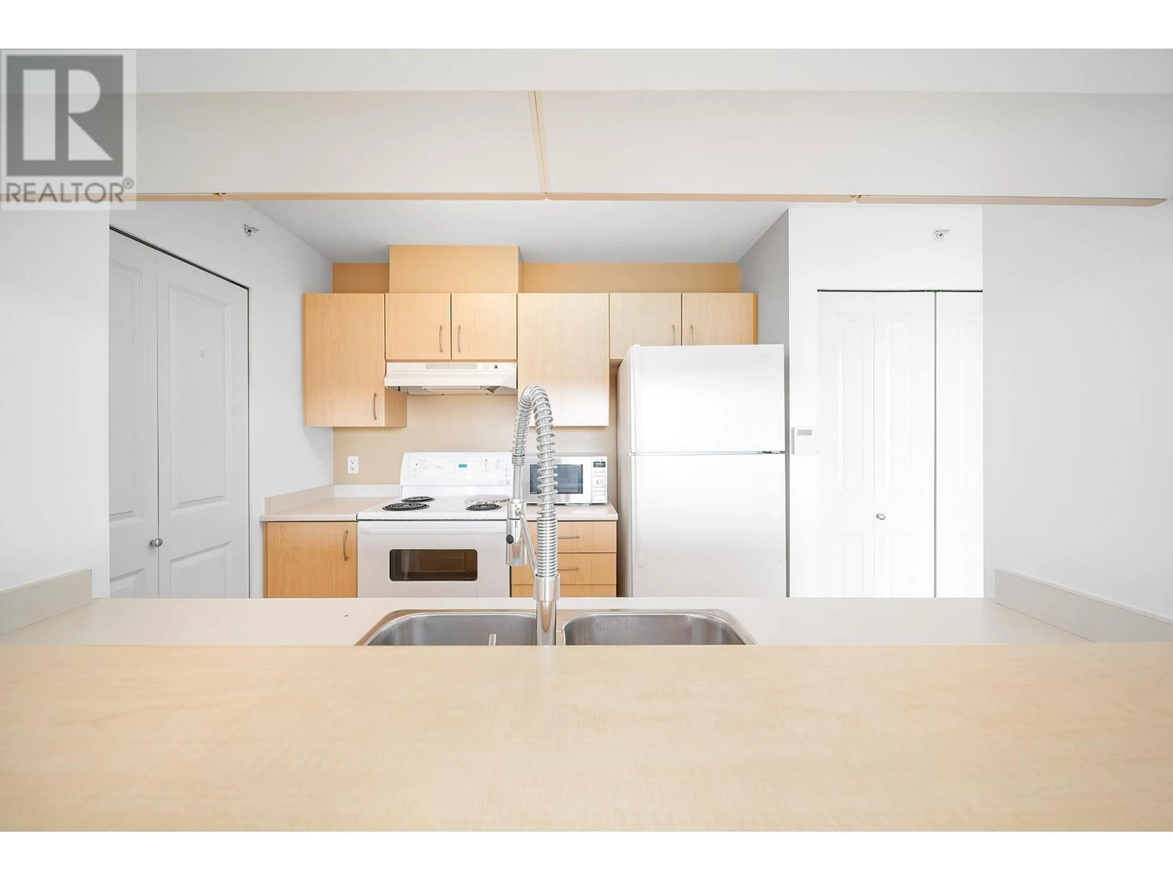 Standard kitchen, unknown for 1106 - 3588 CROWLEY DRIVE, Vancouver British Columbia V5R6H3