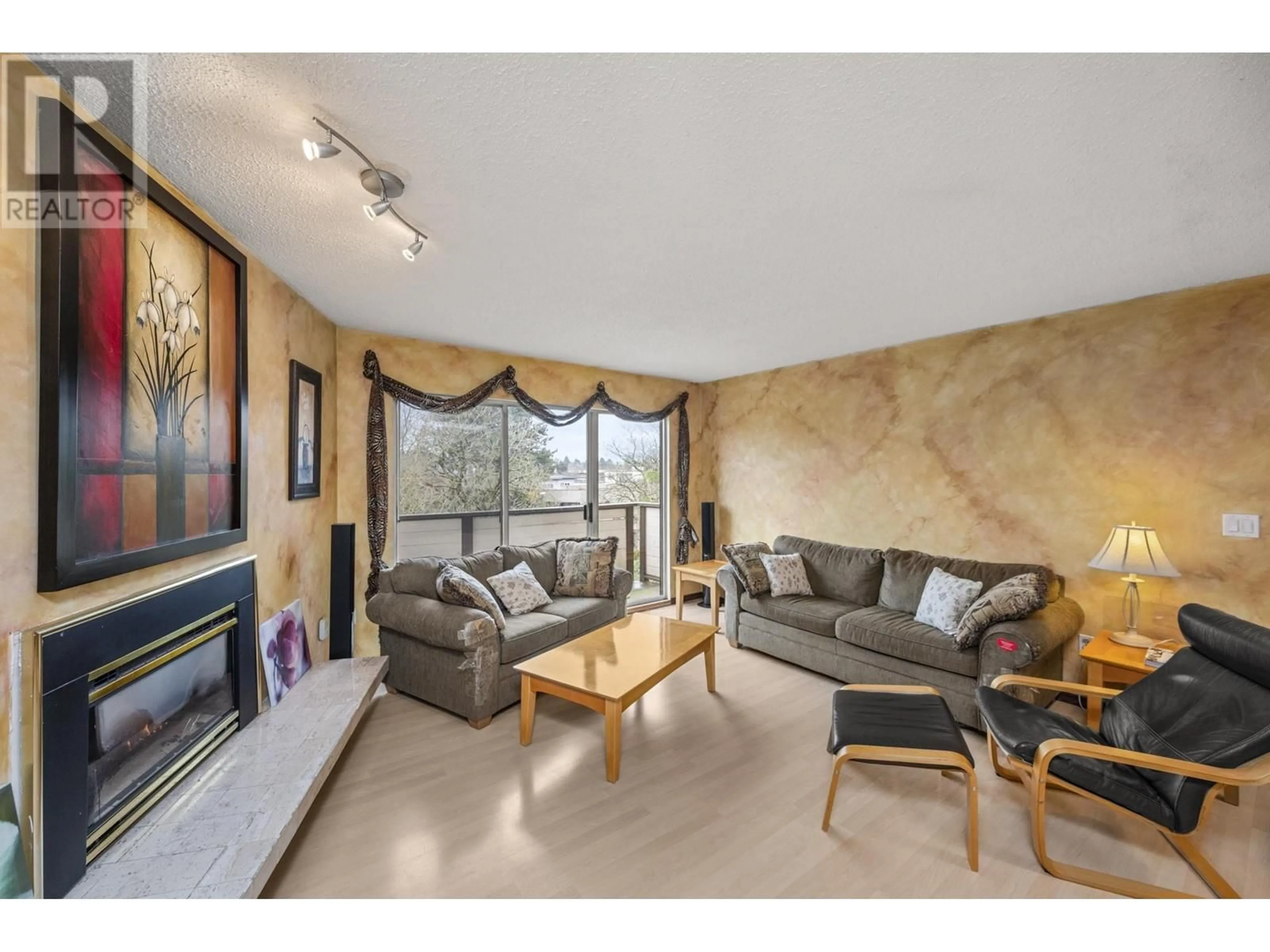 Living room with furniture, unknown for 401 - 1414 73RD AVENUE, Vancouver British Columbia V6P3E8