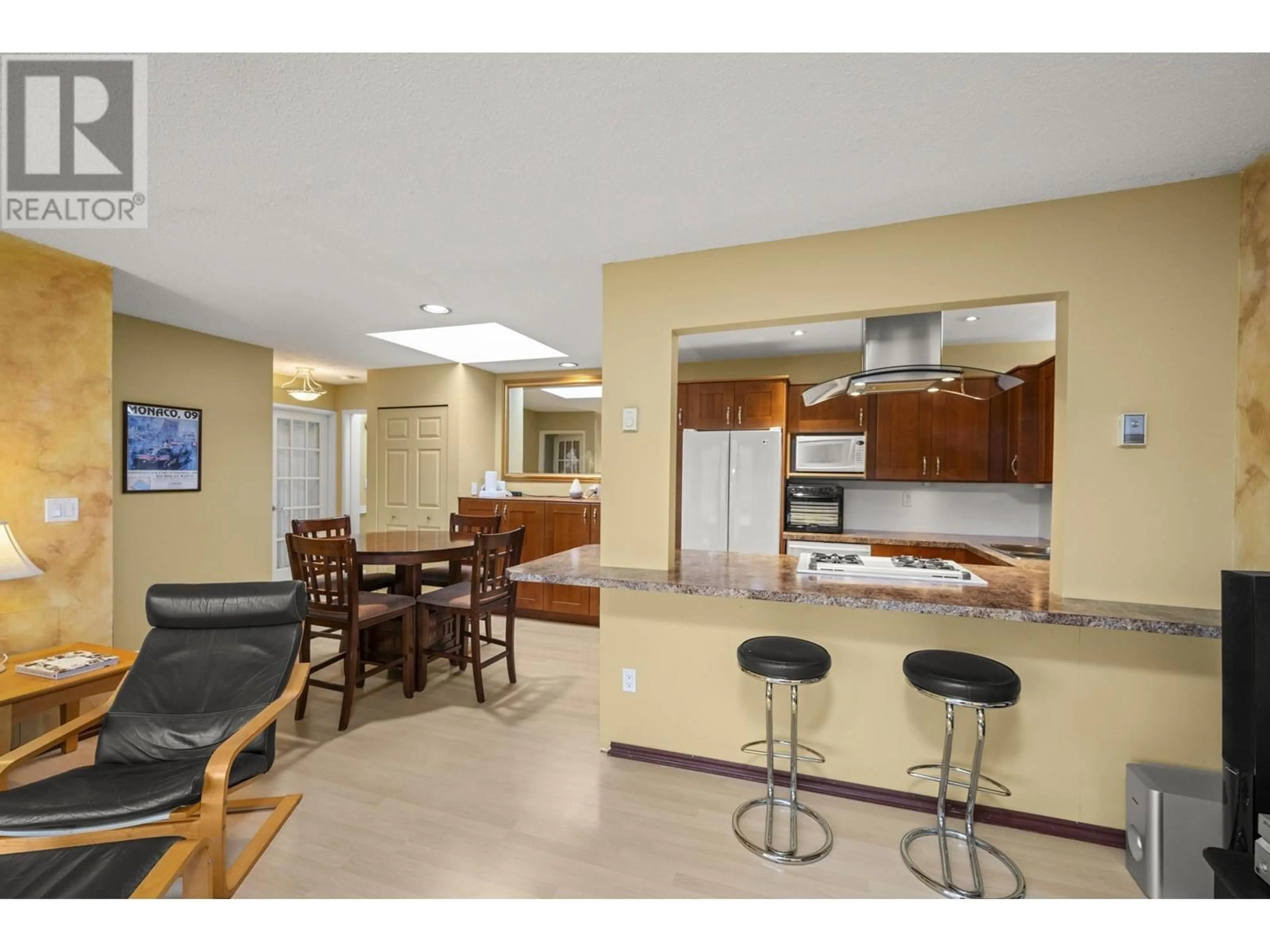 Open concept kitchen, ceramic/tile floor for 401 - 1414 73RD AVENUE, Vancouver British Columbia V6P3E8