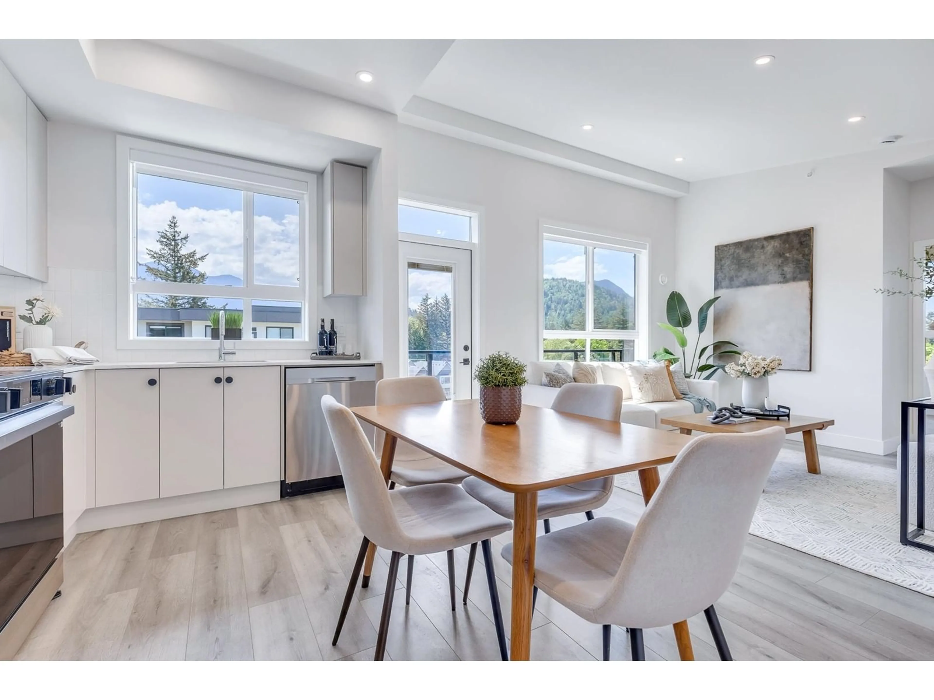 Open concept kitchen, unknown for 603 - 45497 CAMPUS DRIVE, Chilliwack British Columbia V2R6L8